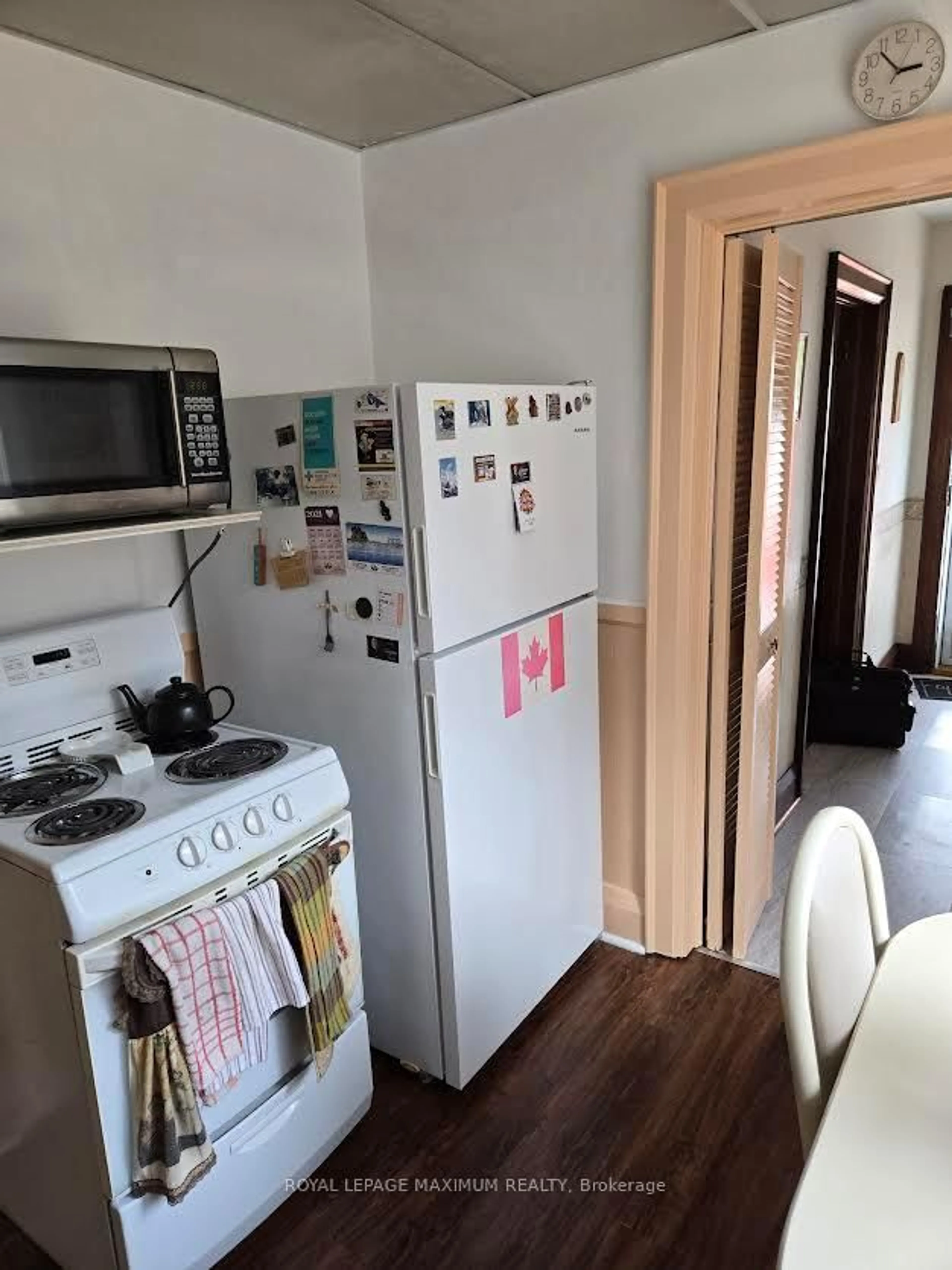 Standard kitchen, unknown for 26 Landour Ave, Toronto Ontario M6M 4J4