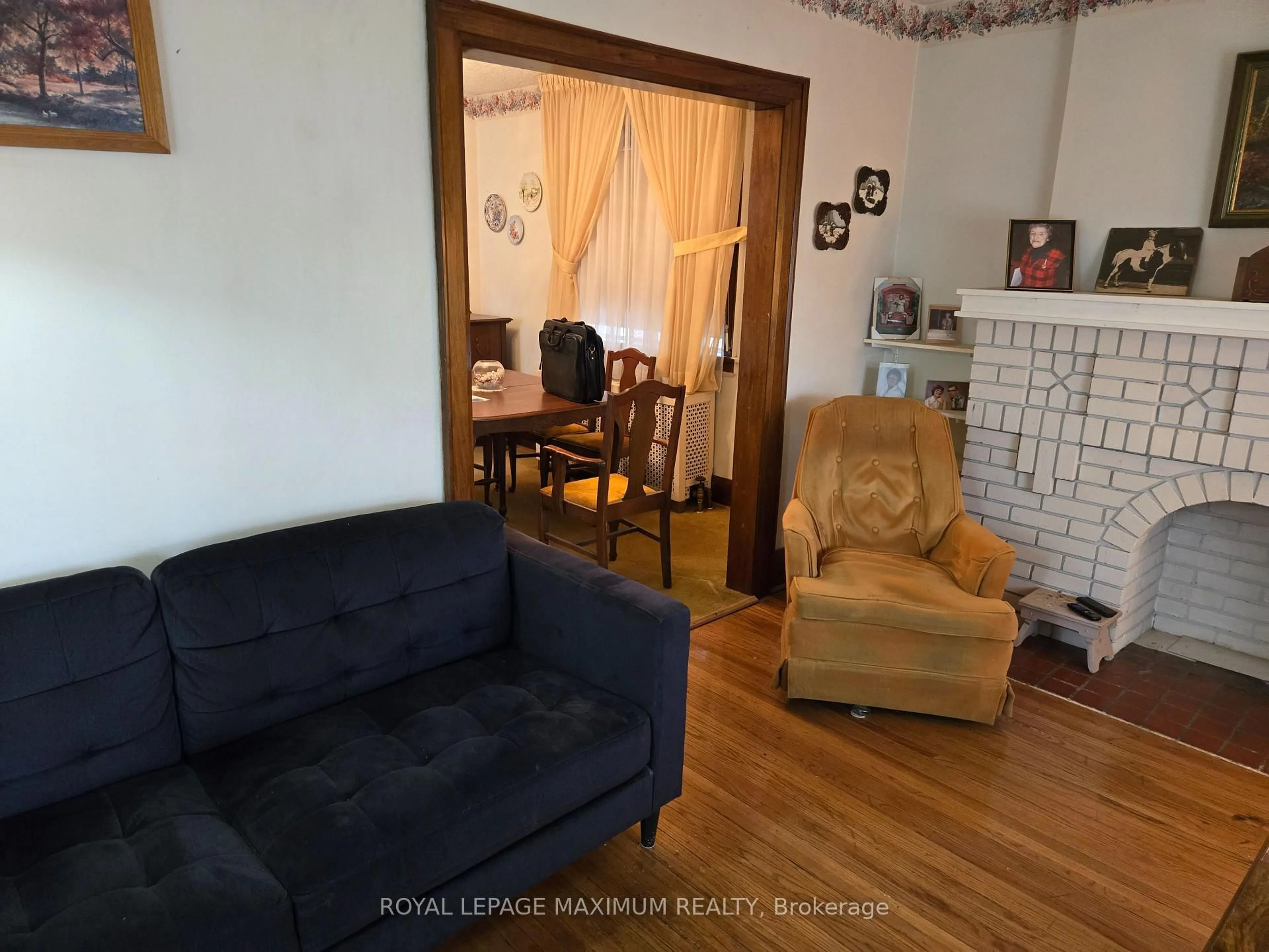 Living room with furniture, unknown for 26 Landour Ave, Toronto Ontario M6M 4J4