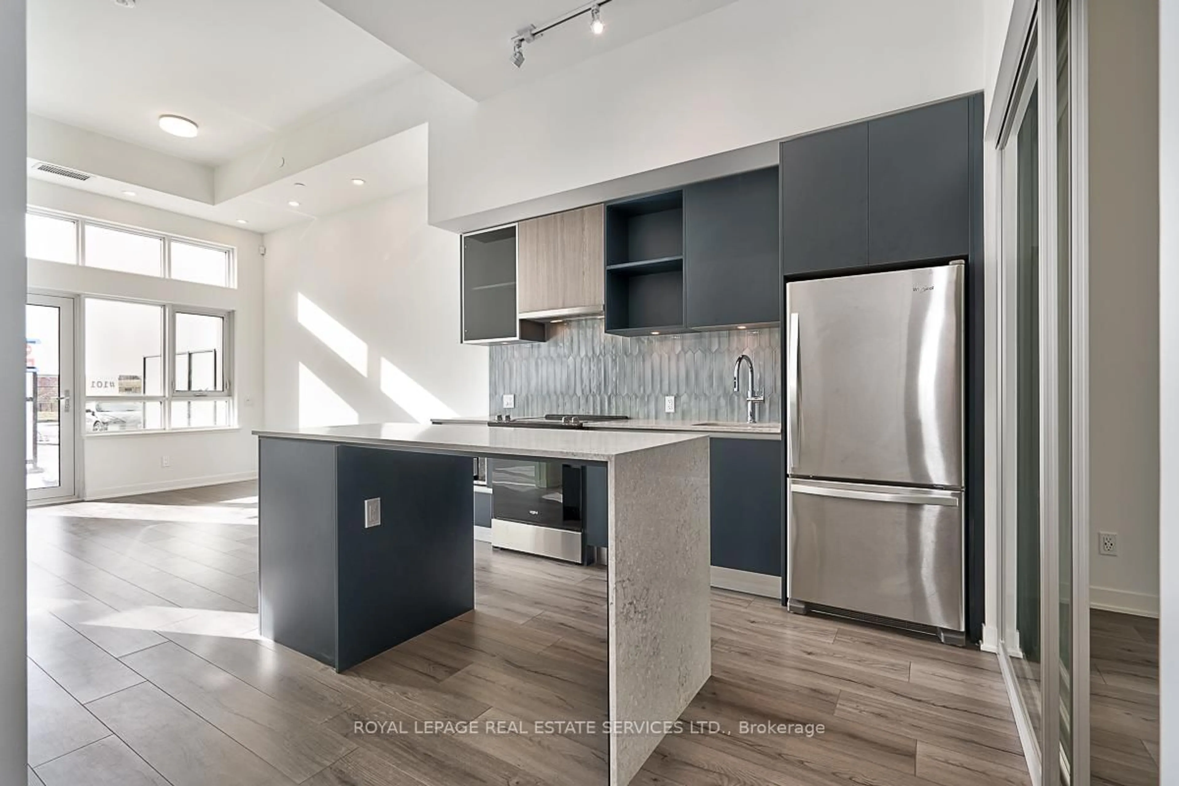 Open concept kitchen, unknown for 405 Dundas St #101, Oakville Ontario L6M 5P4