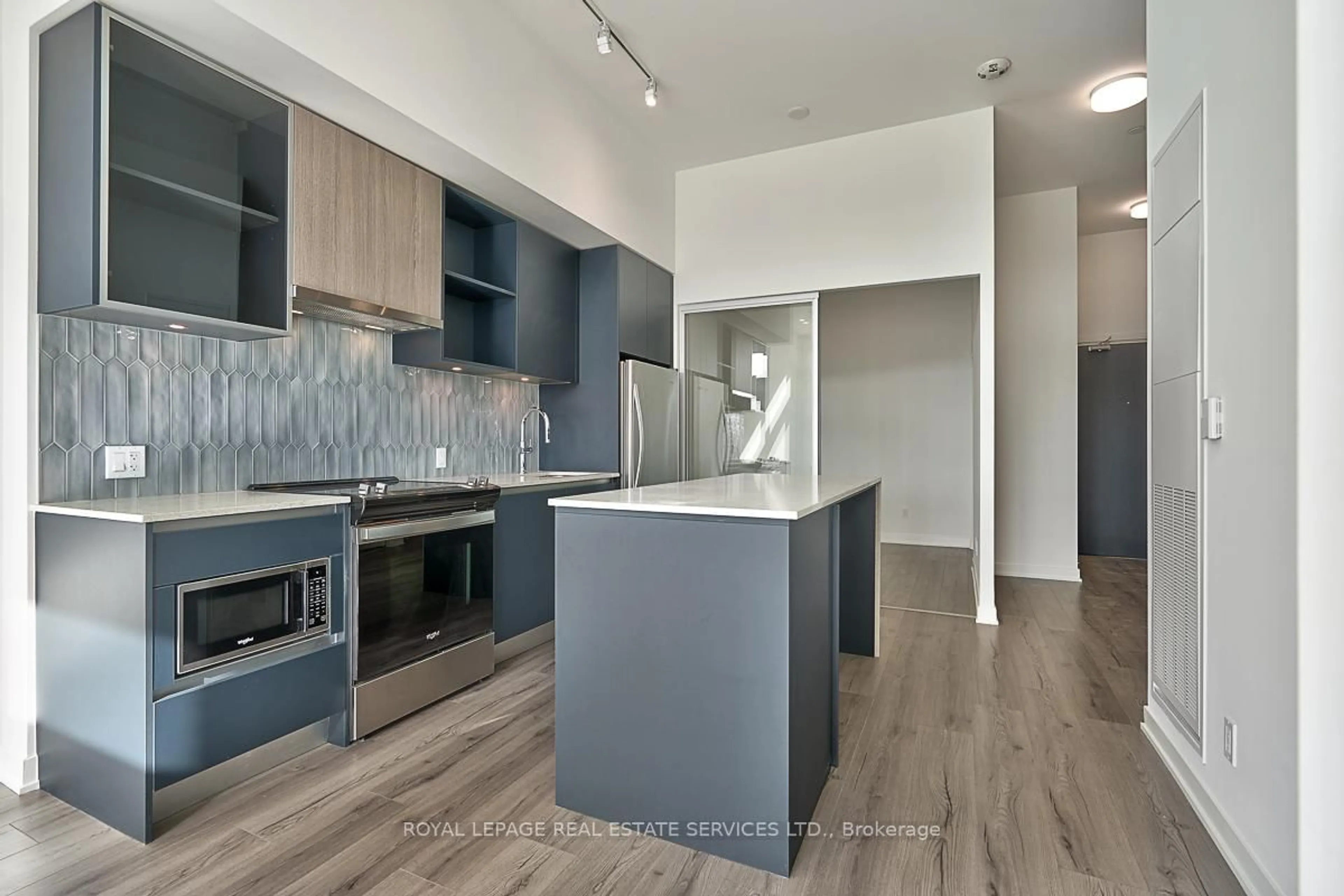 Open concept kitchen, unknown for 405 Dundas St #101, Oakville Ontario L6M 5P4