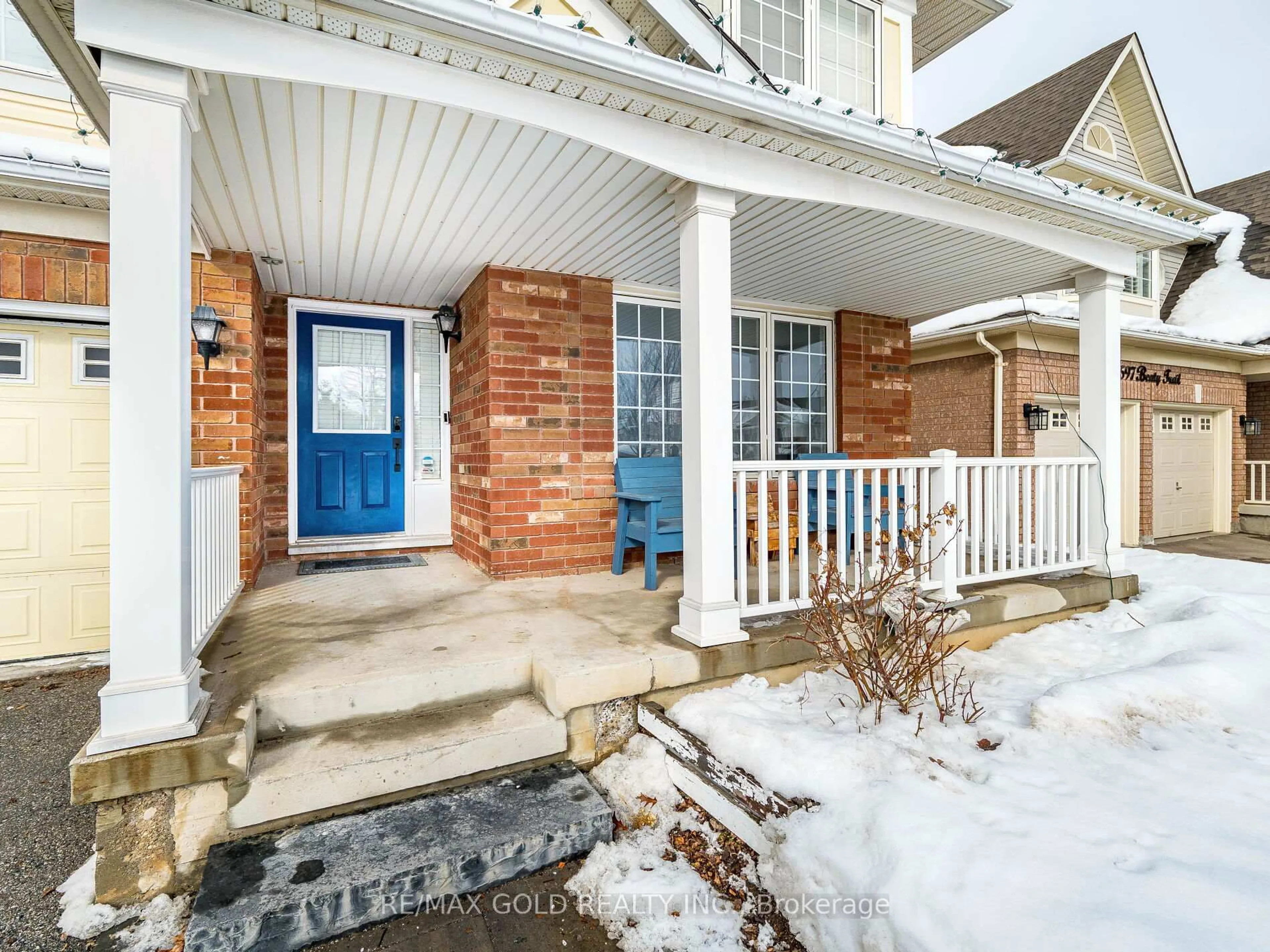 Indoor entryway for 1595 Beaty Tr, Milton Ontario L9T 5M4