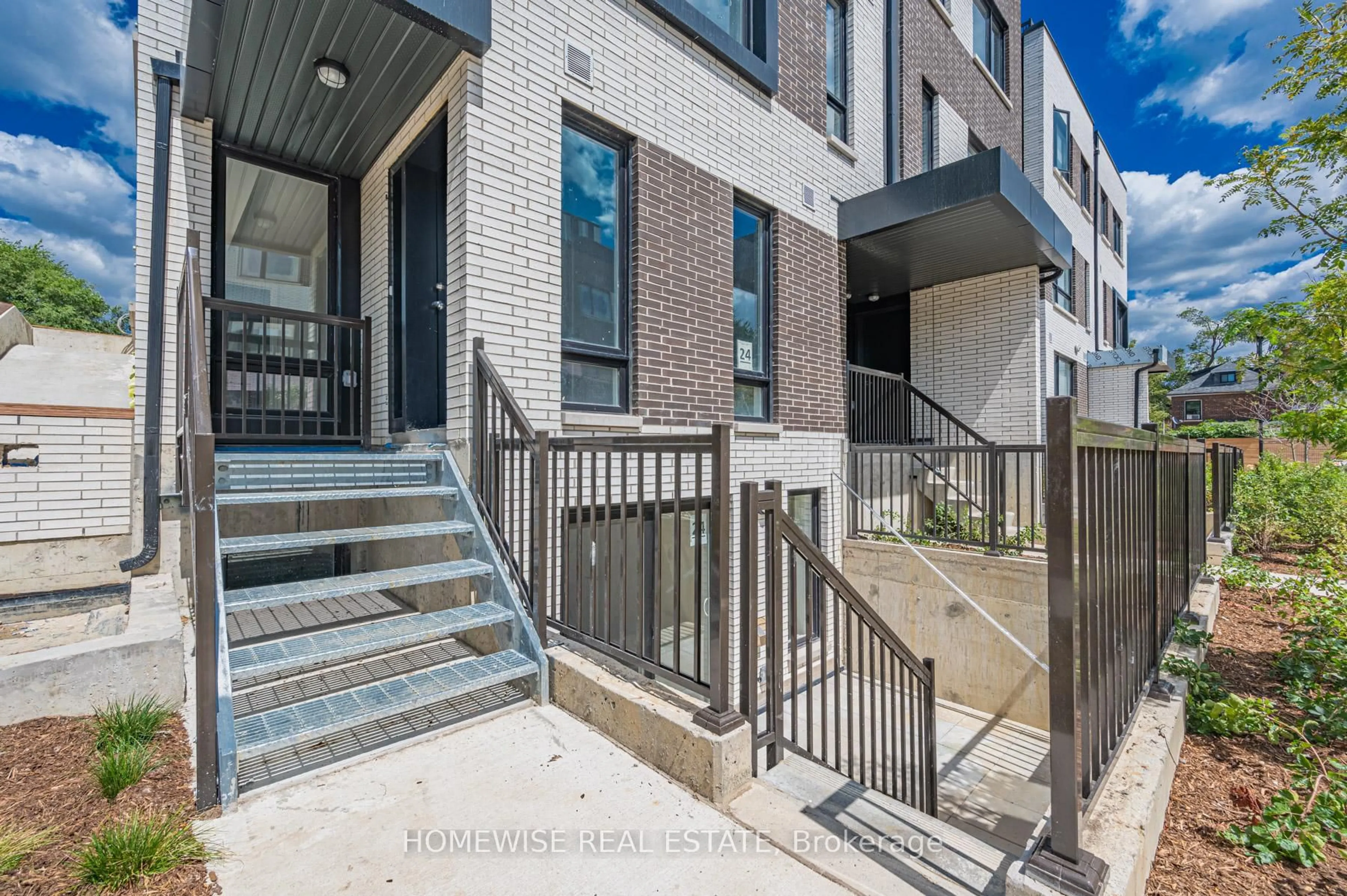 Unknown for 20 Ed Clark Gdns #TH8, Toronto Ontario M6N 0B5