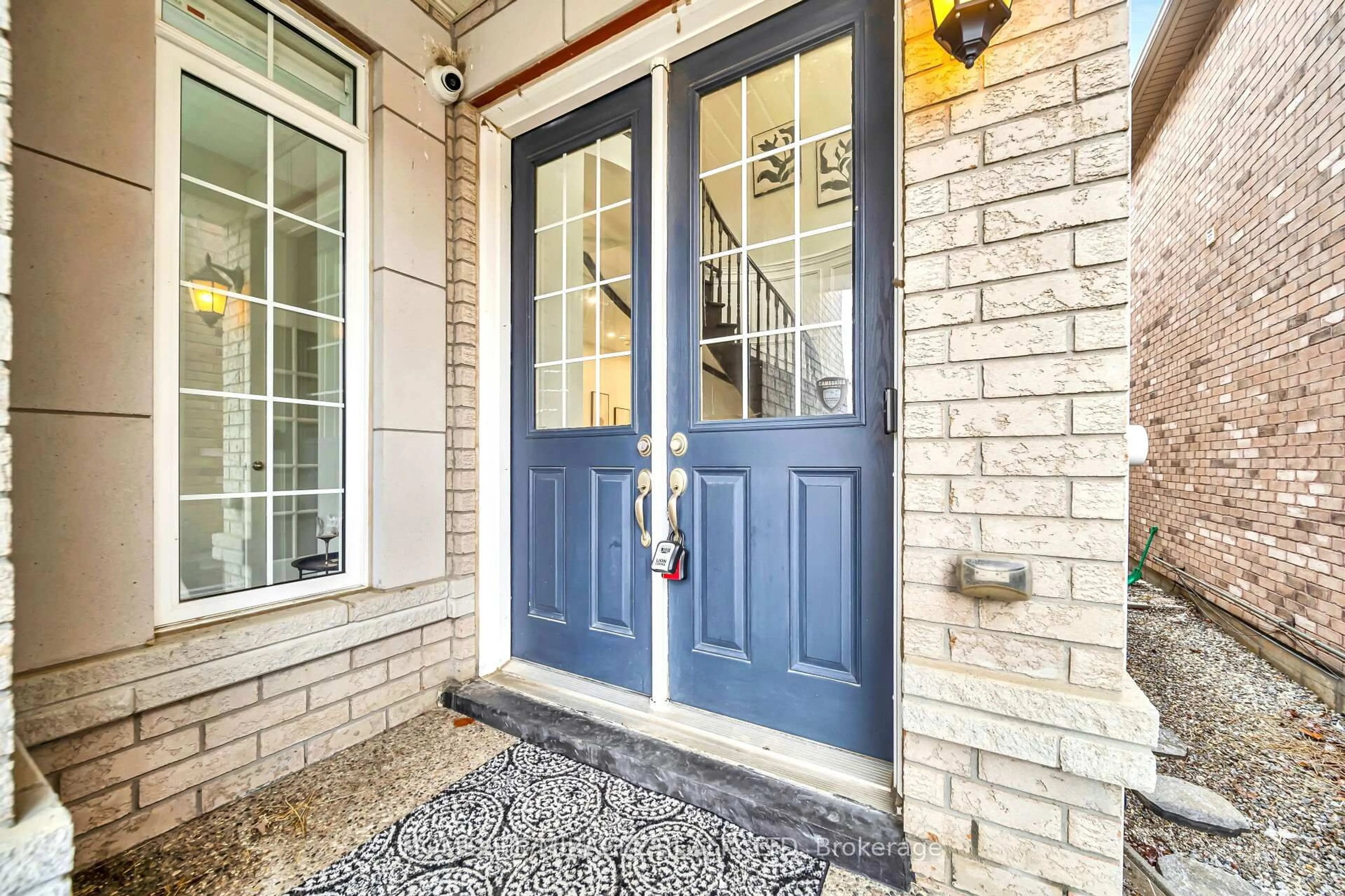 Indoor entryway for 41 Hoxton Rd, Brampton Ontario L7A 4L5