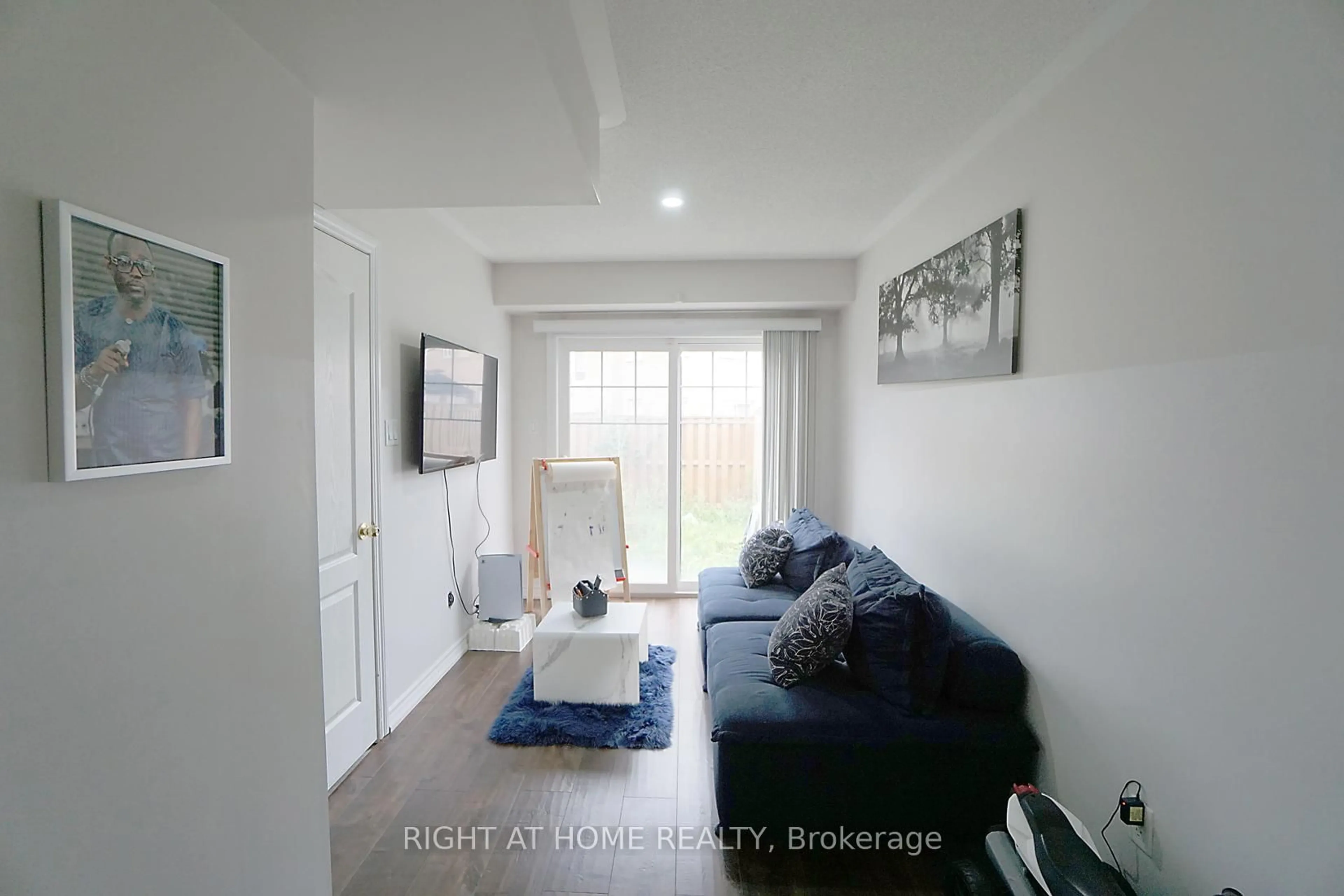 A pic of a room for 15 Magdalene Cres, Brampton Ontario L6Z 0G9