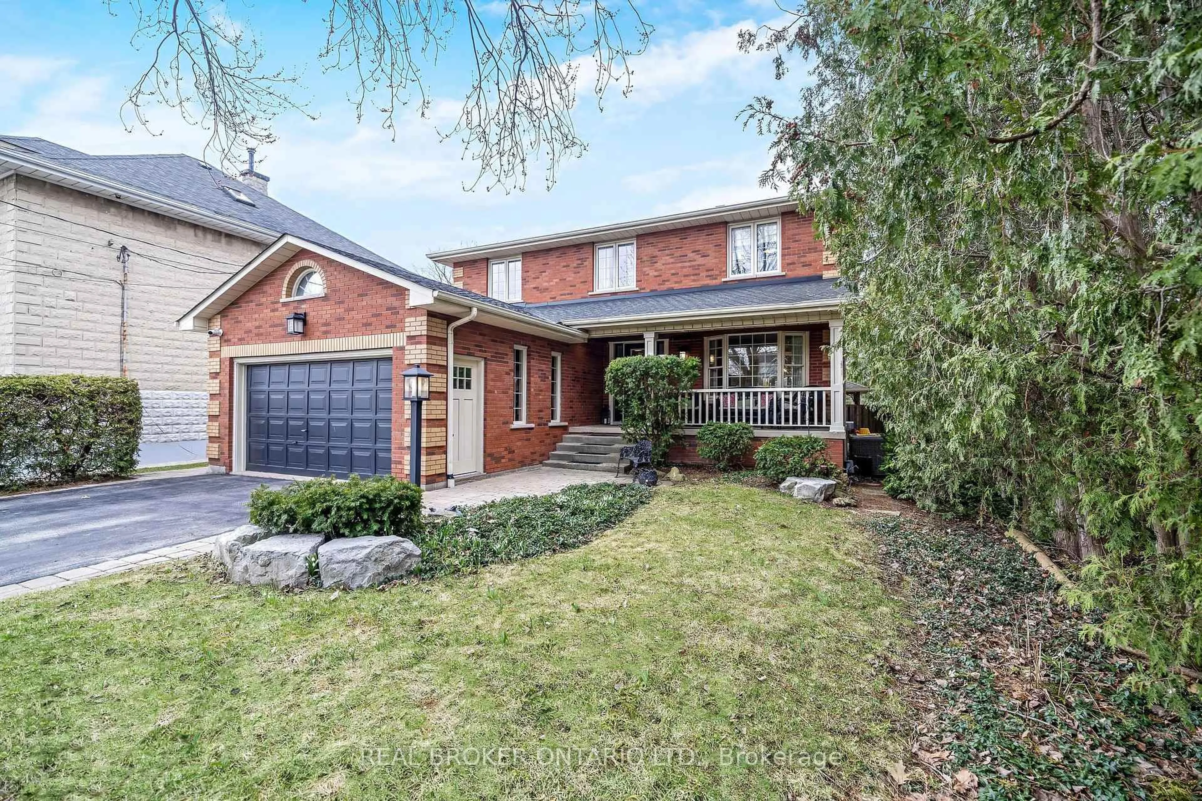 Home with brick exterior material, street for 352 Broadway Ave, Milton Ontario L9T 1T7