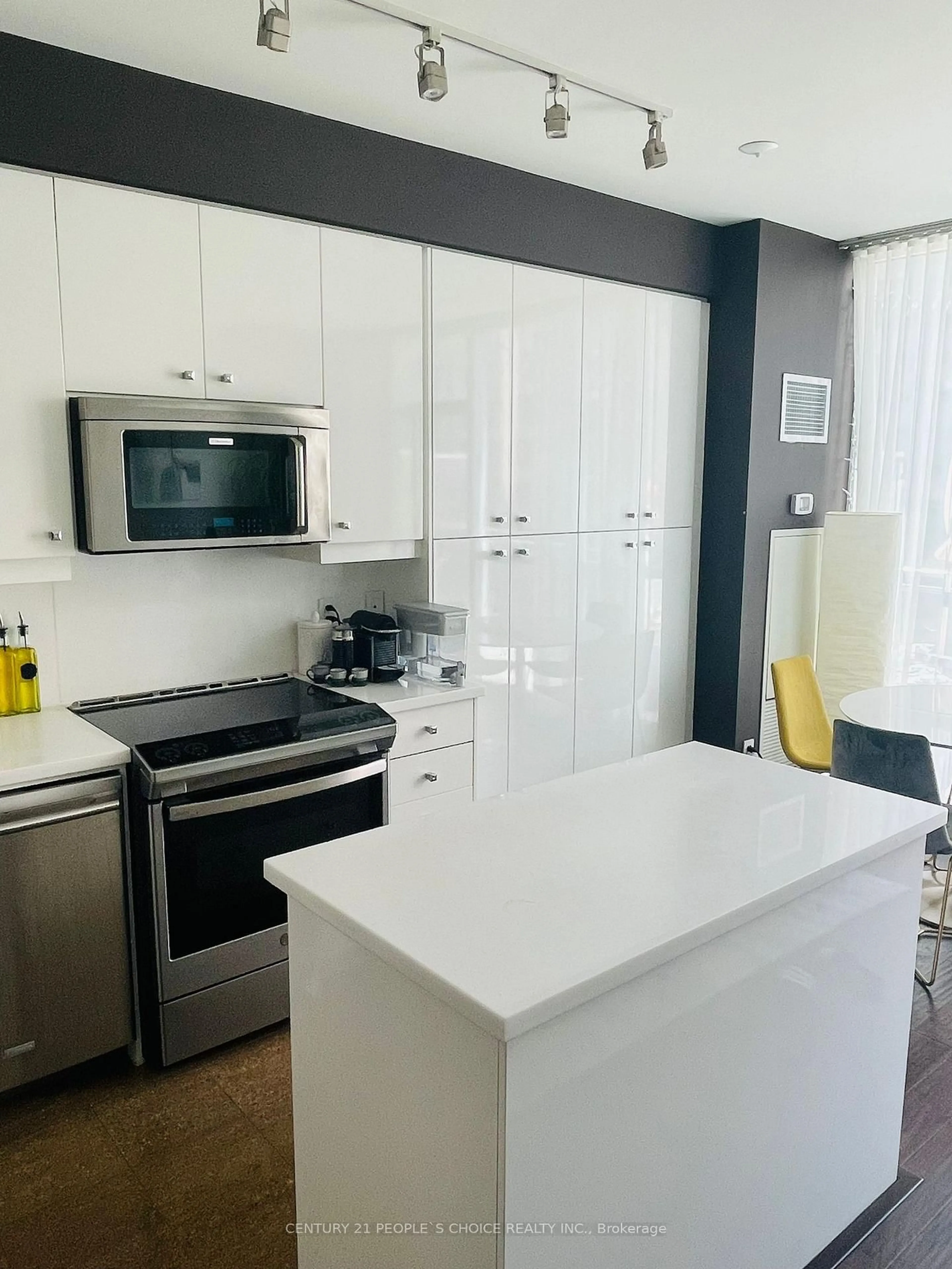 Unknown for 225 Webb Dr #703, Mississauga Ontario L5B 4P2