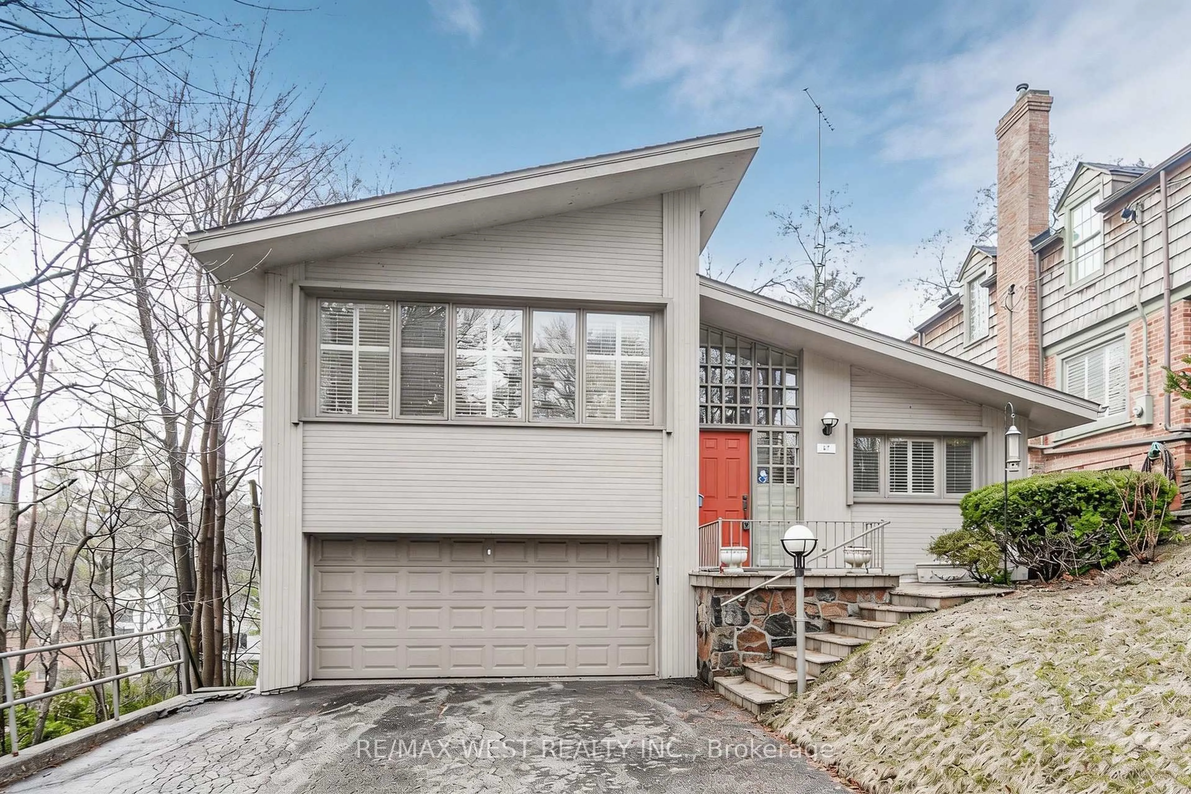 Home with vinyl exterior material, street for 47 Saint Georges Rd, Toronto Ontario M9A 3T2