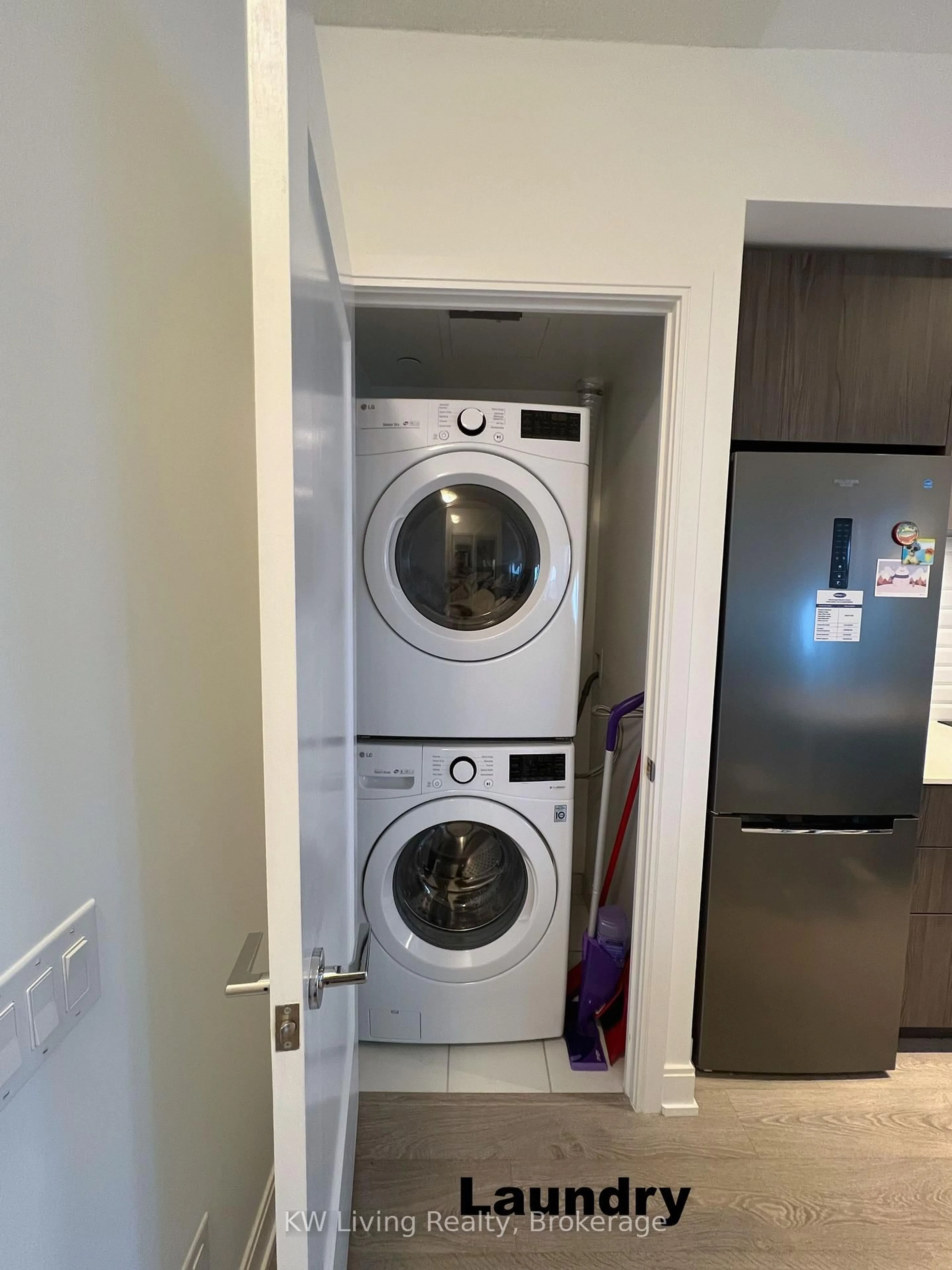 Laundry room for 70 Annie Craig Dr #1408, Toronto Ontario M8V 0G2