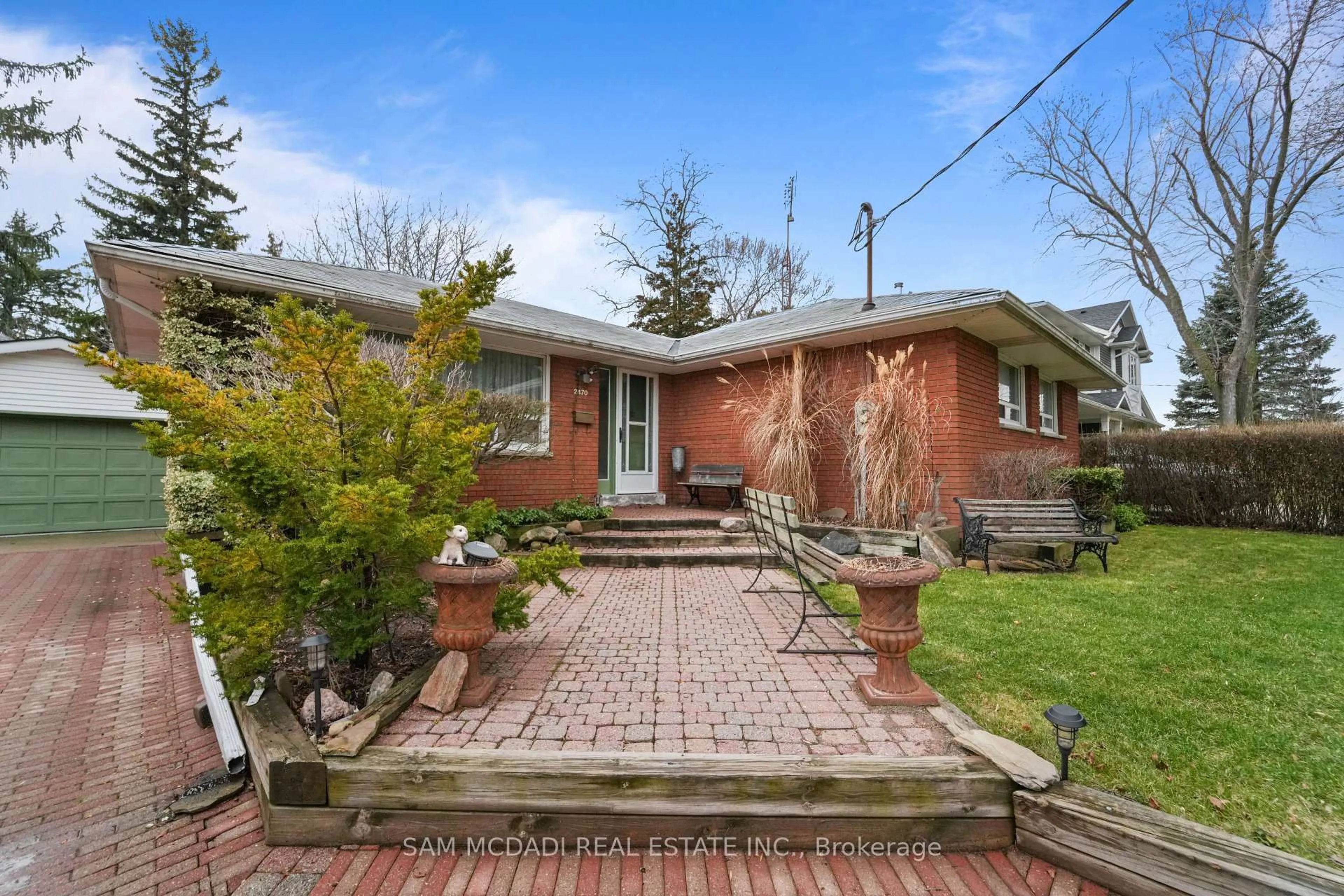 Home with brick exterior material, street for 2470 Meadowood Cres, Oakville Ontario L6L 1V6