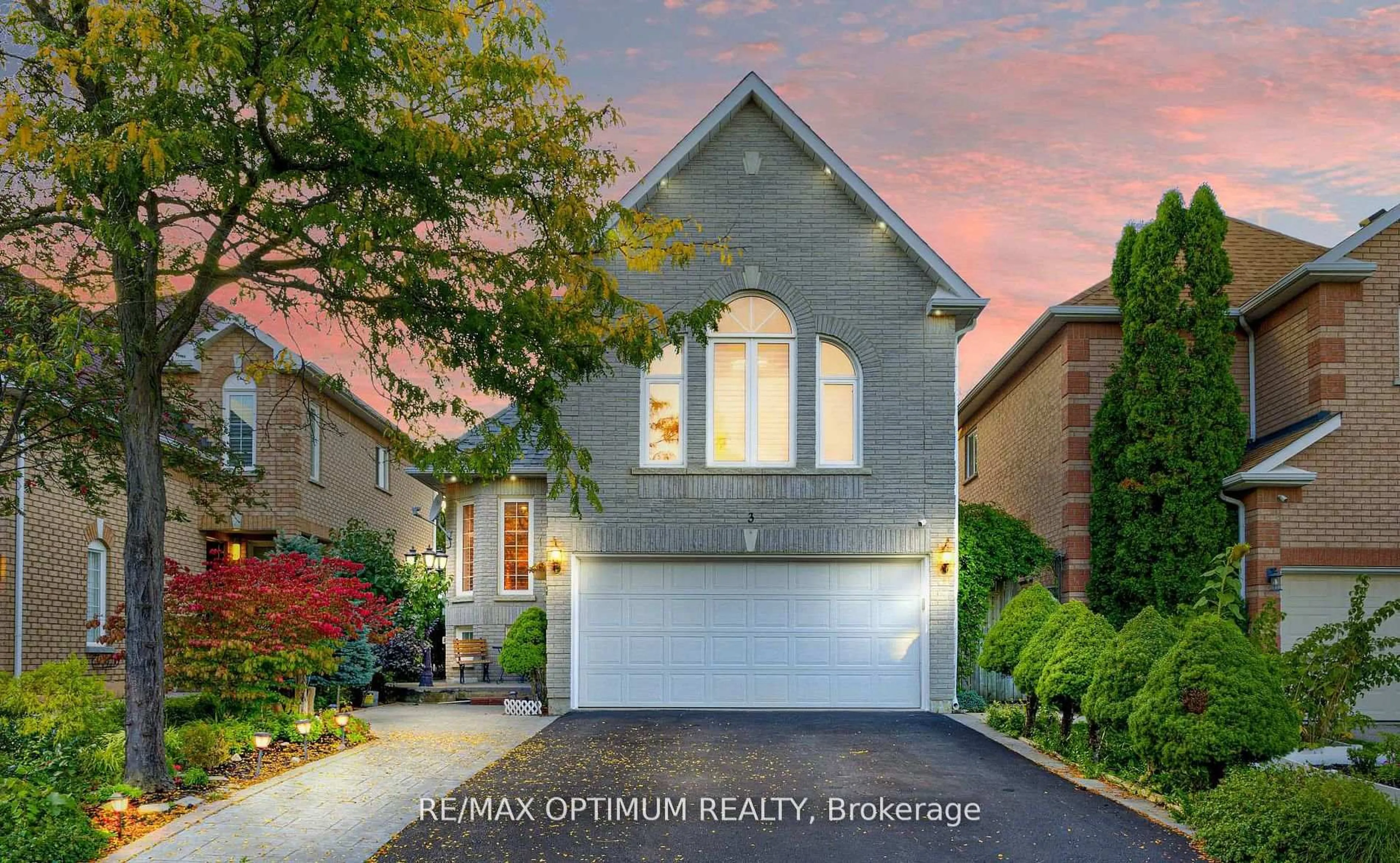 Home with brick exterior material, street for 3 Sweet Briar Lane, Brampton Ontario L6Z 4V3
