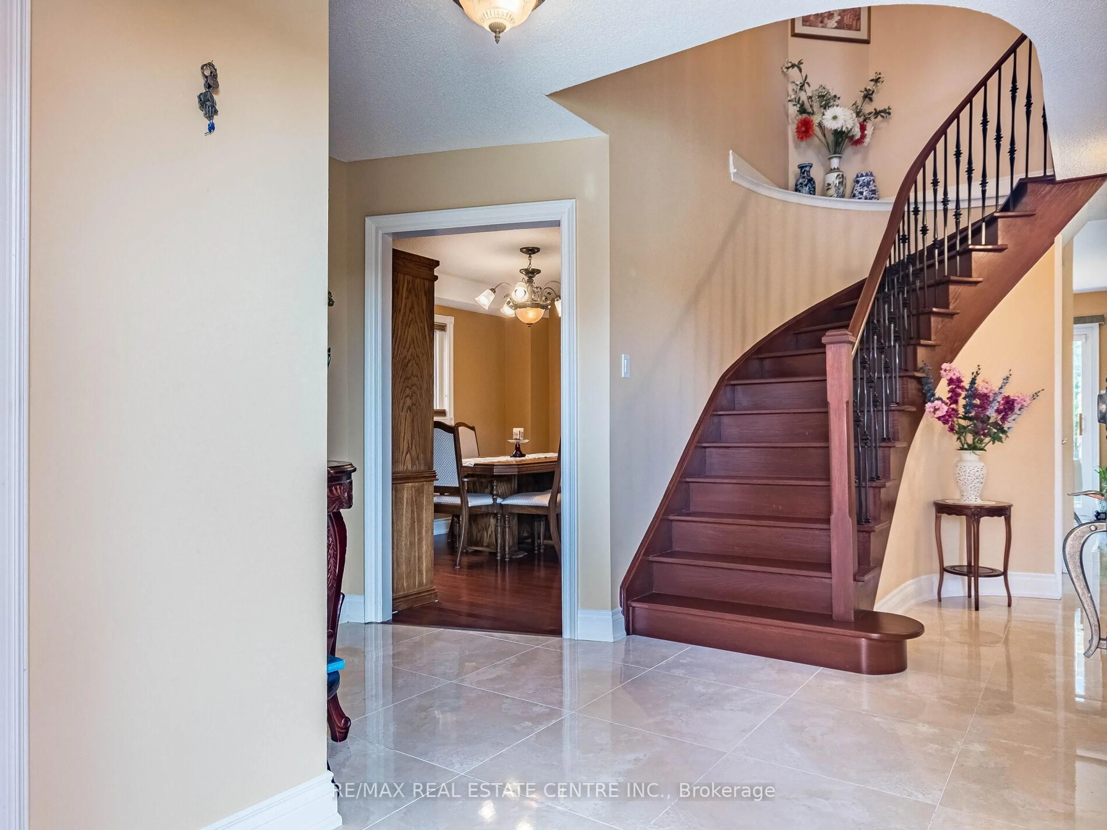 Unknown for 6439 Osprey Blvd, Mississauga Ontario L5N 6E4