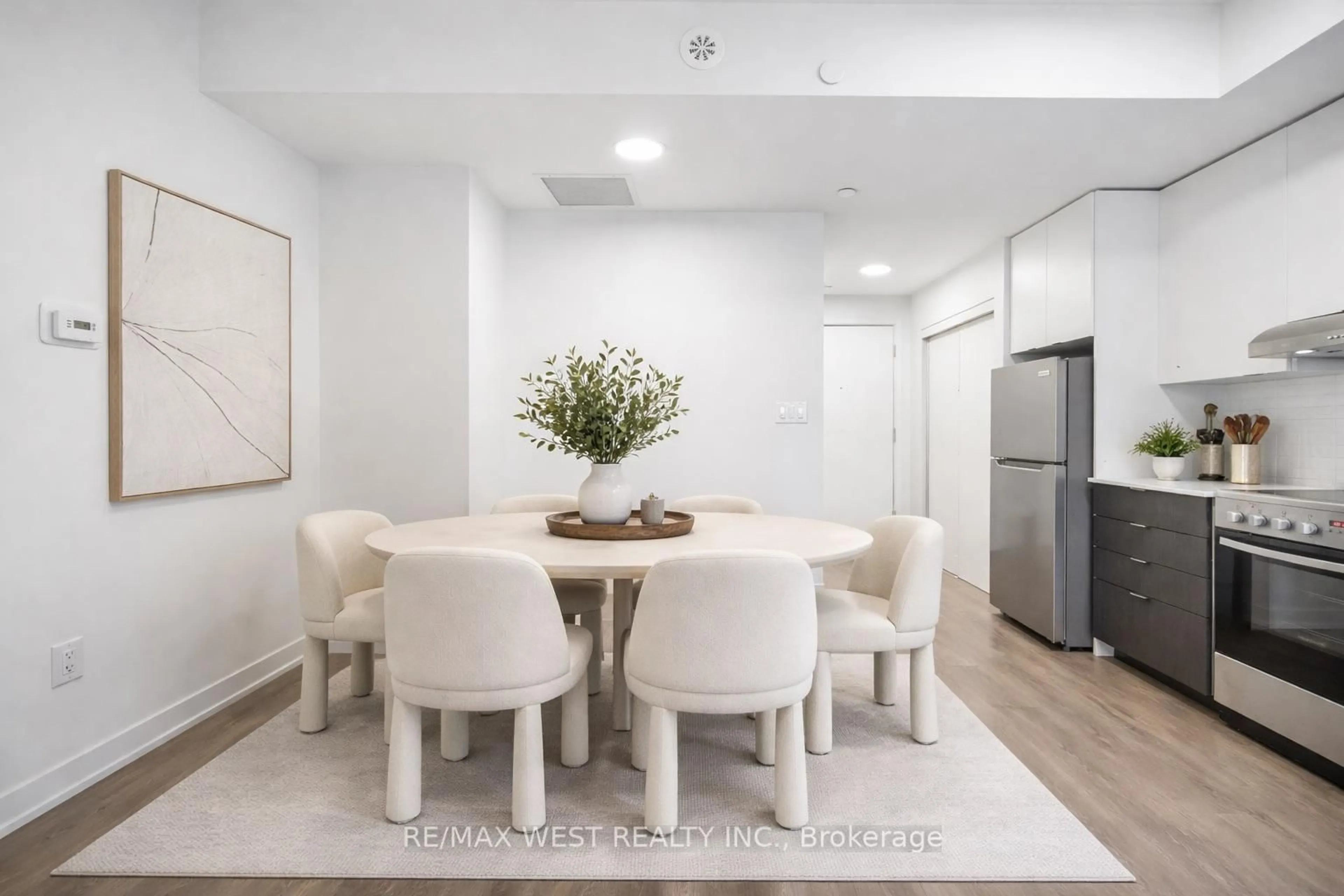 Dining room, unknown for 120 Canon Jackson Dr #311, Toronto Ontario M6M 0B8