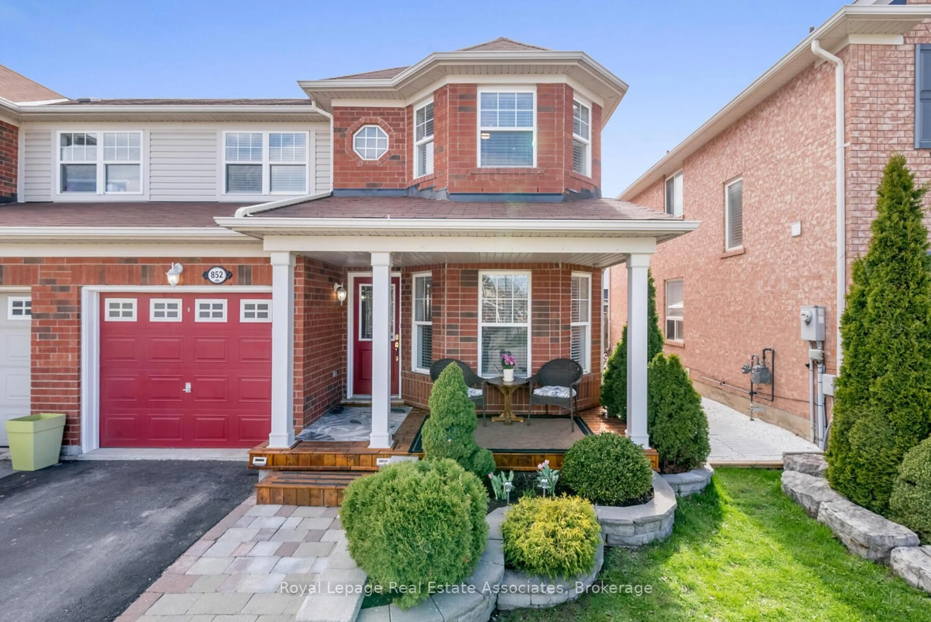 Home with brick exterior material, street for 852 Luxton Dr, Milton Ontario L9T 6Y3