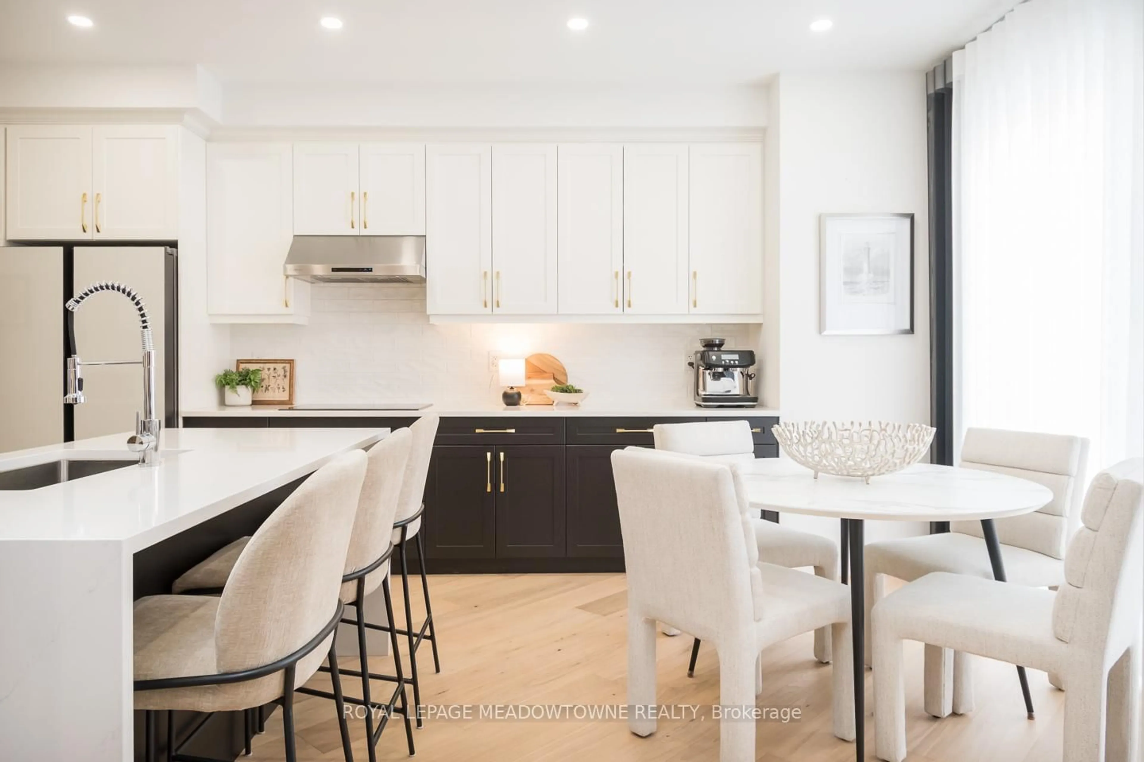 Open concept kitchen, unknown for 1281 Muskoka Hts, Milton Ontario L9E 1Z1