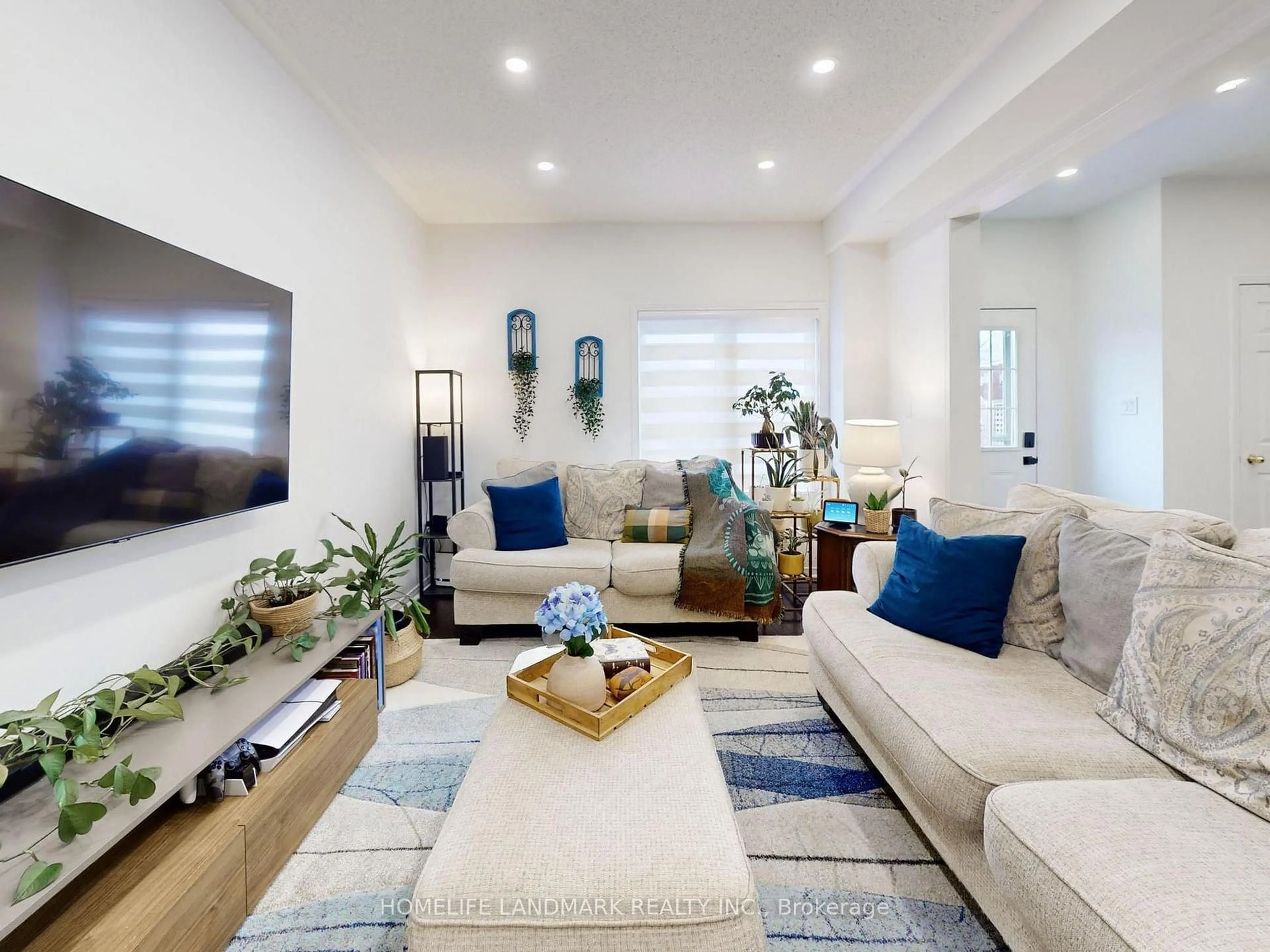 Living room with furniture, unknown for 15004 Danby Rd, Halton Hills Ontario L7G 0B3