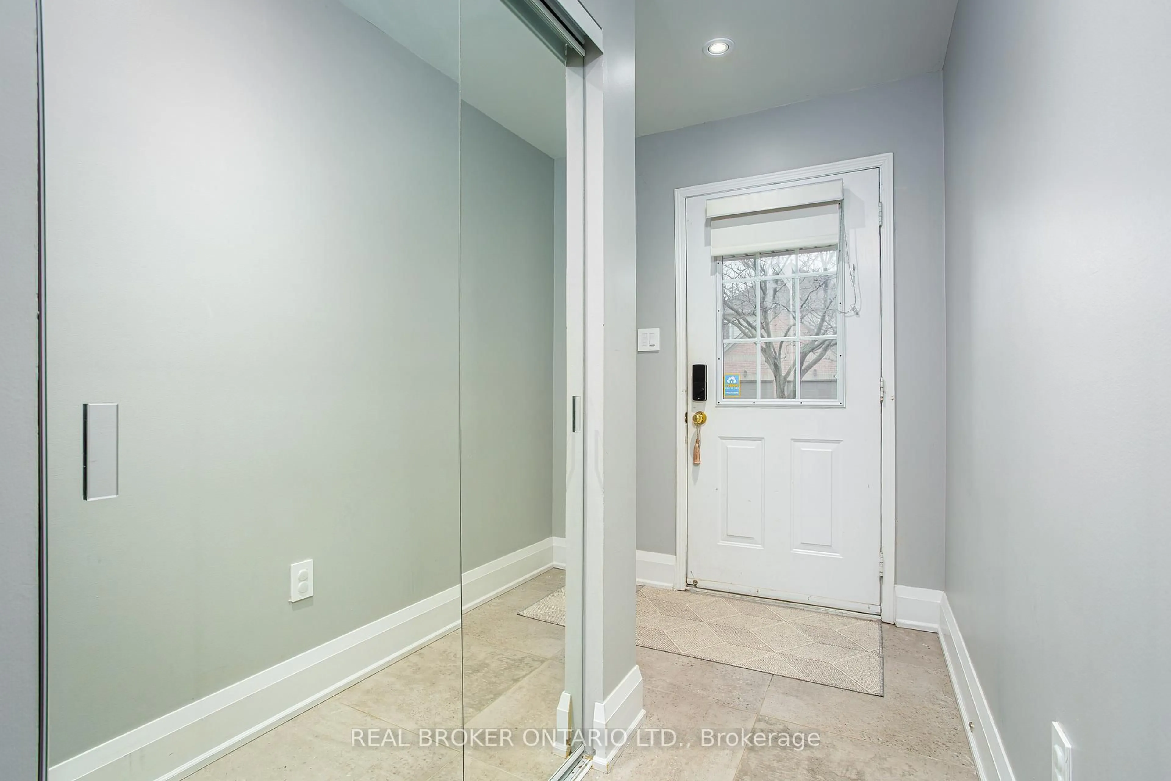 Indoor entryway for 86 Joymar Dr #TH71, Mississauga Ontario L5M 7Z6