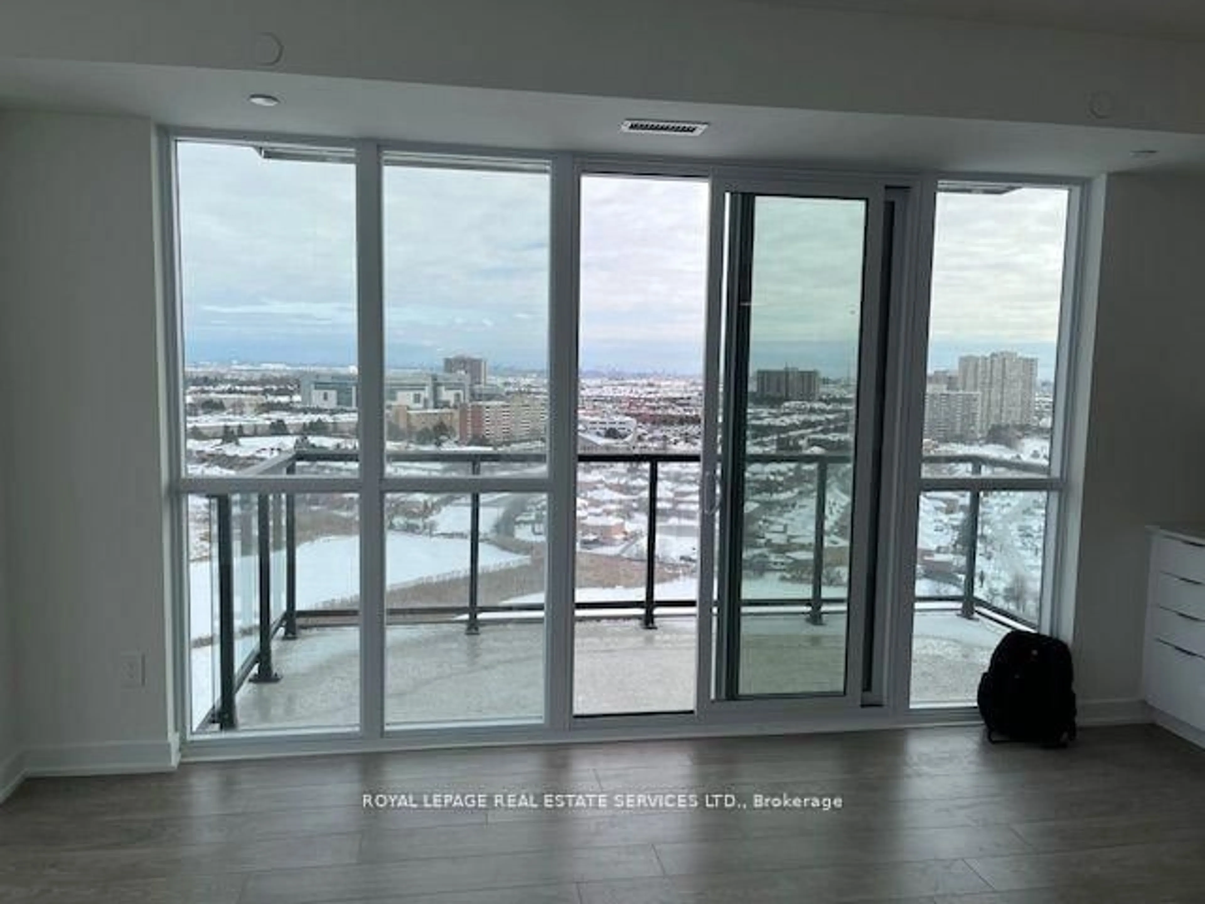 Indoor foyer for 225 Malta Ave #1703, Brampton Ontario L6Y 6H8