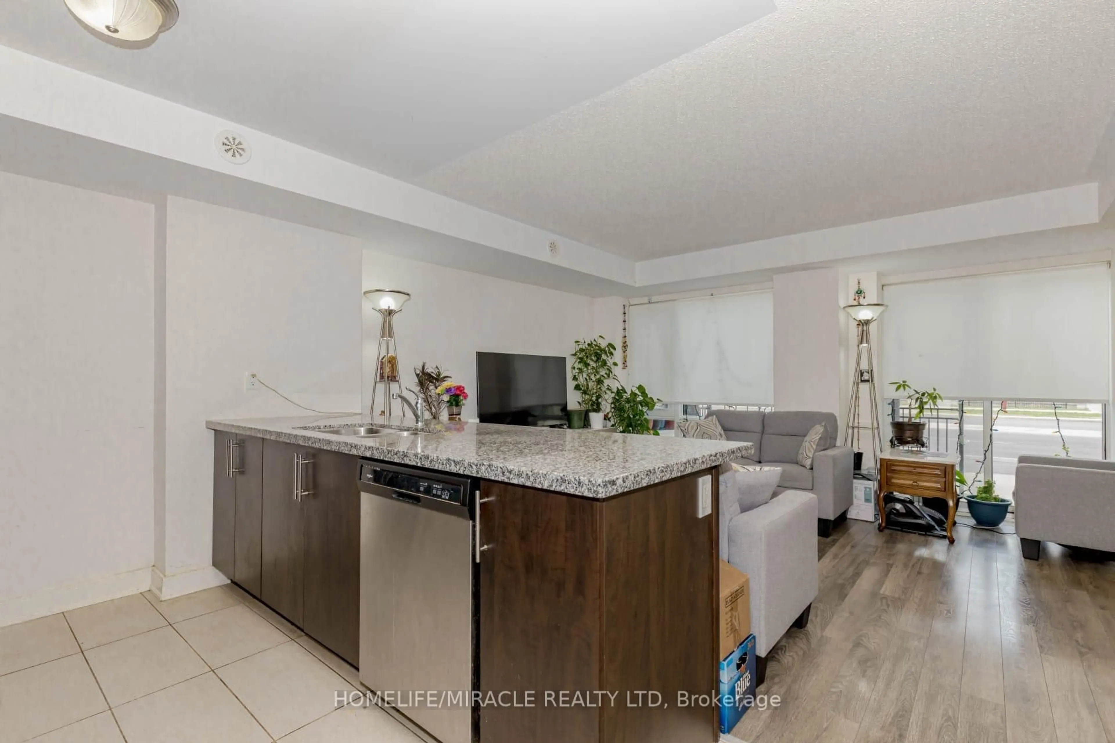 Open concept kitchen, unknown for 100 Dufay Rd #29, Brampton Ontario L7A 4S3