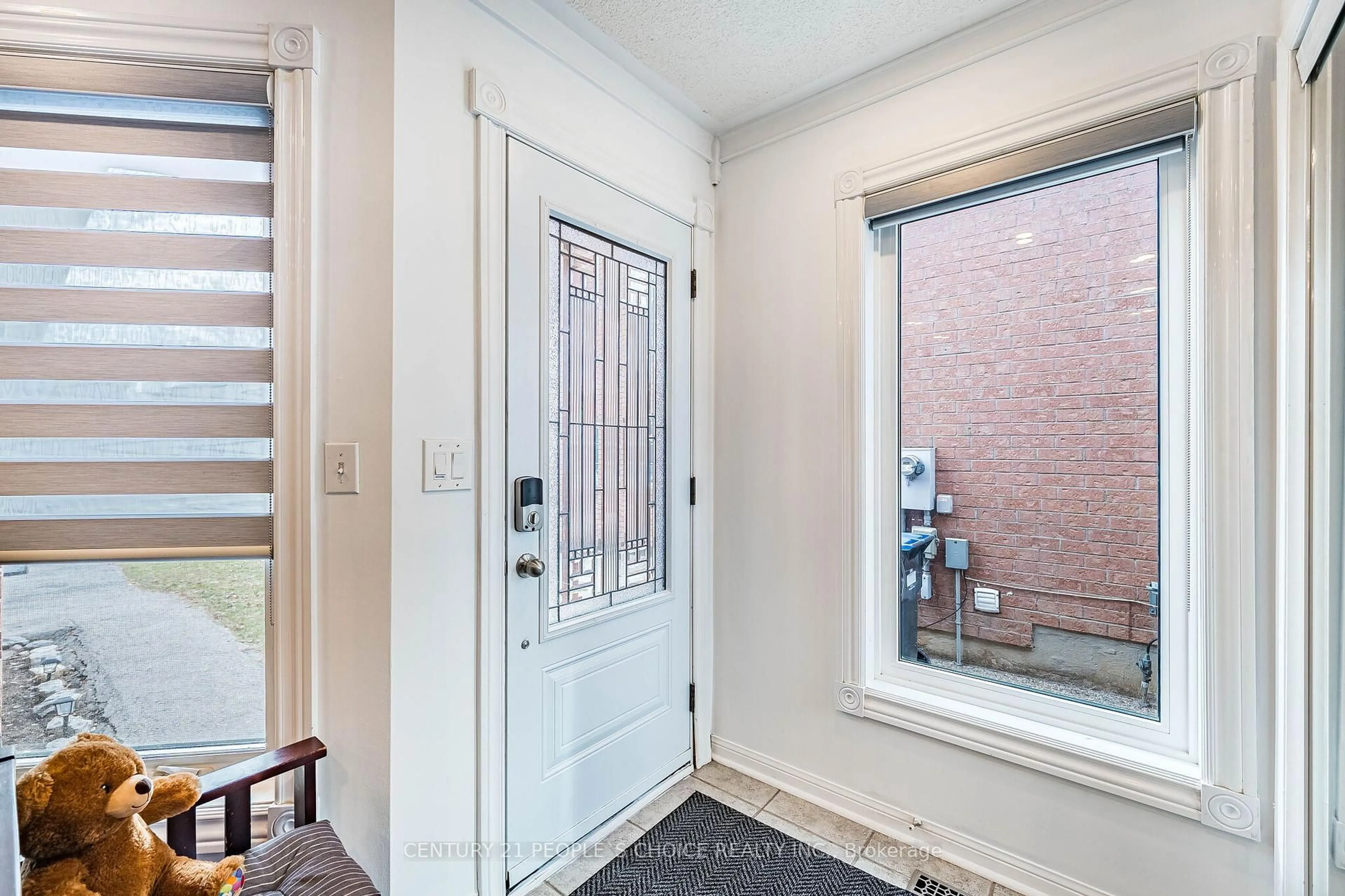 Indoor entryway for 1219 Quest Circ, Mississauga Ontario L5N 8B9