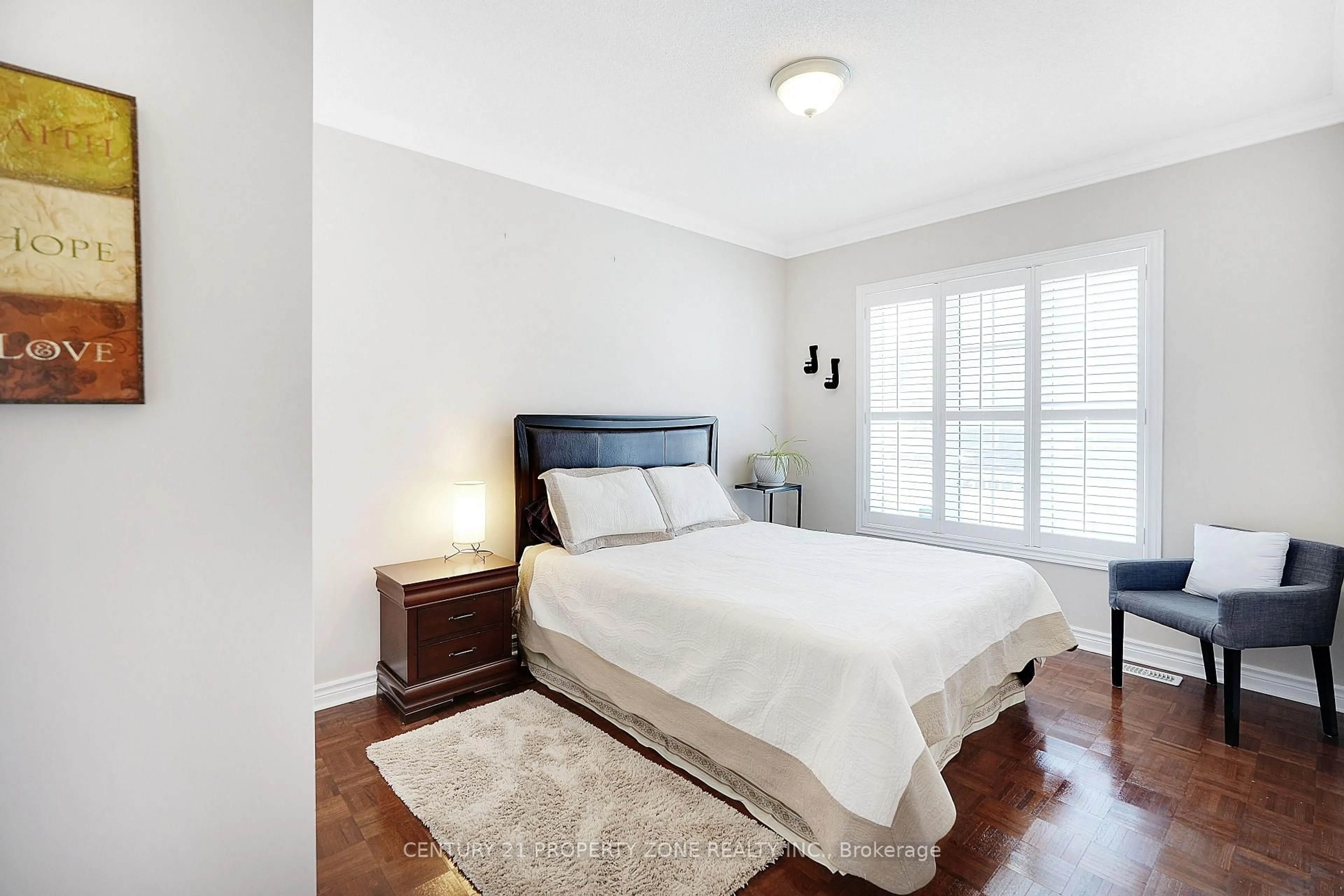 Bedroom with bed, unknown for 38 Castlegate Blvd, Brampton Ontario L6P 2L3