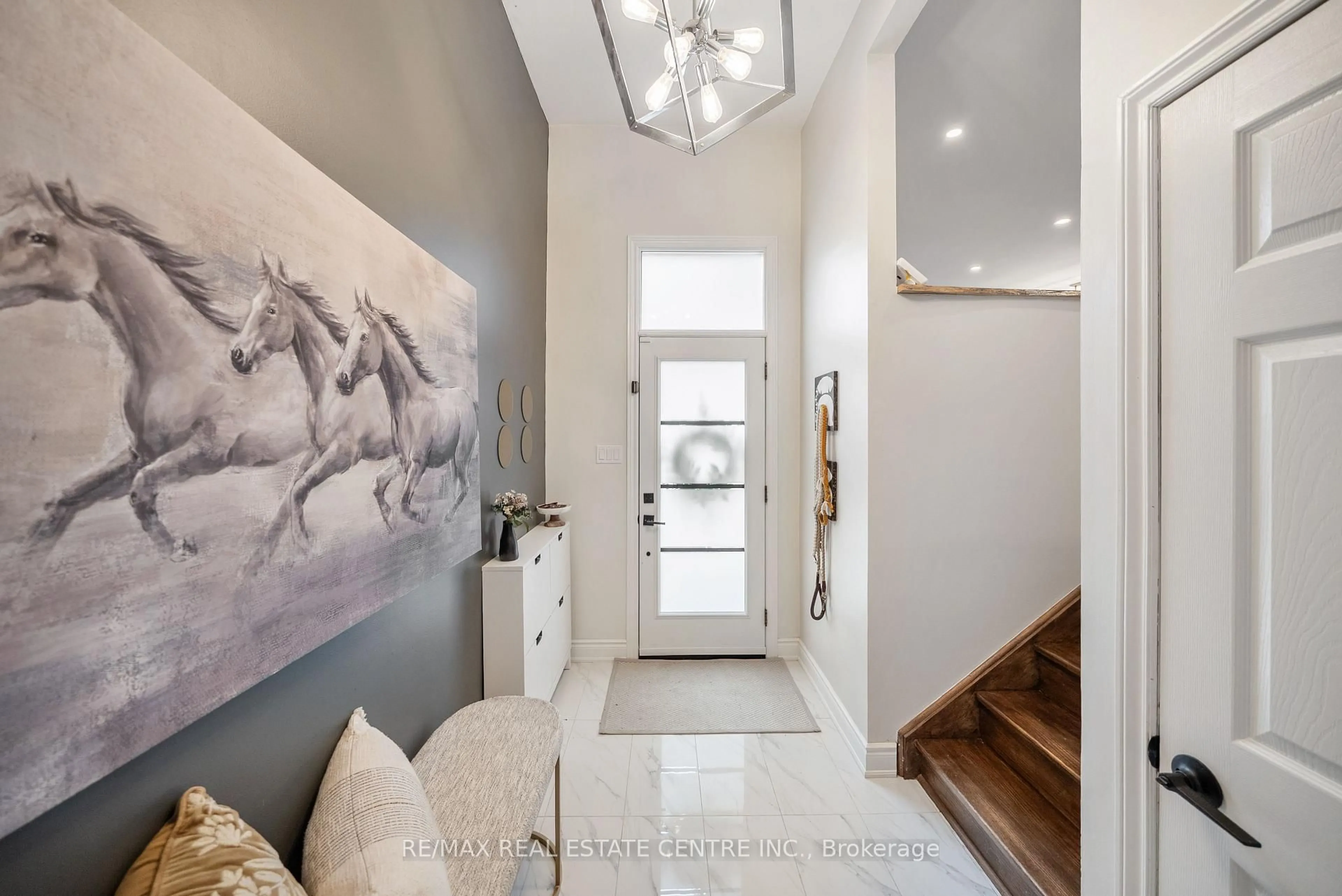 Indoor entryway for 326 Whitehead Cres, Caledon Ontario L7E 3Y5