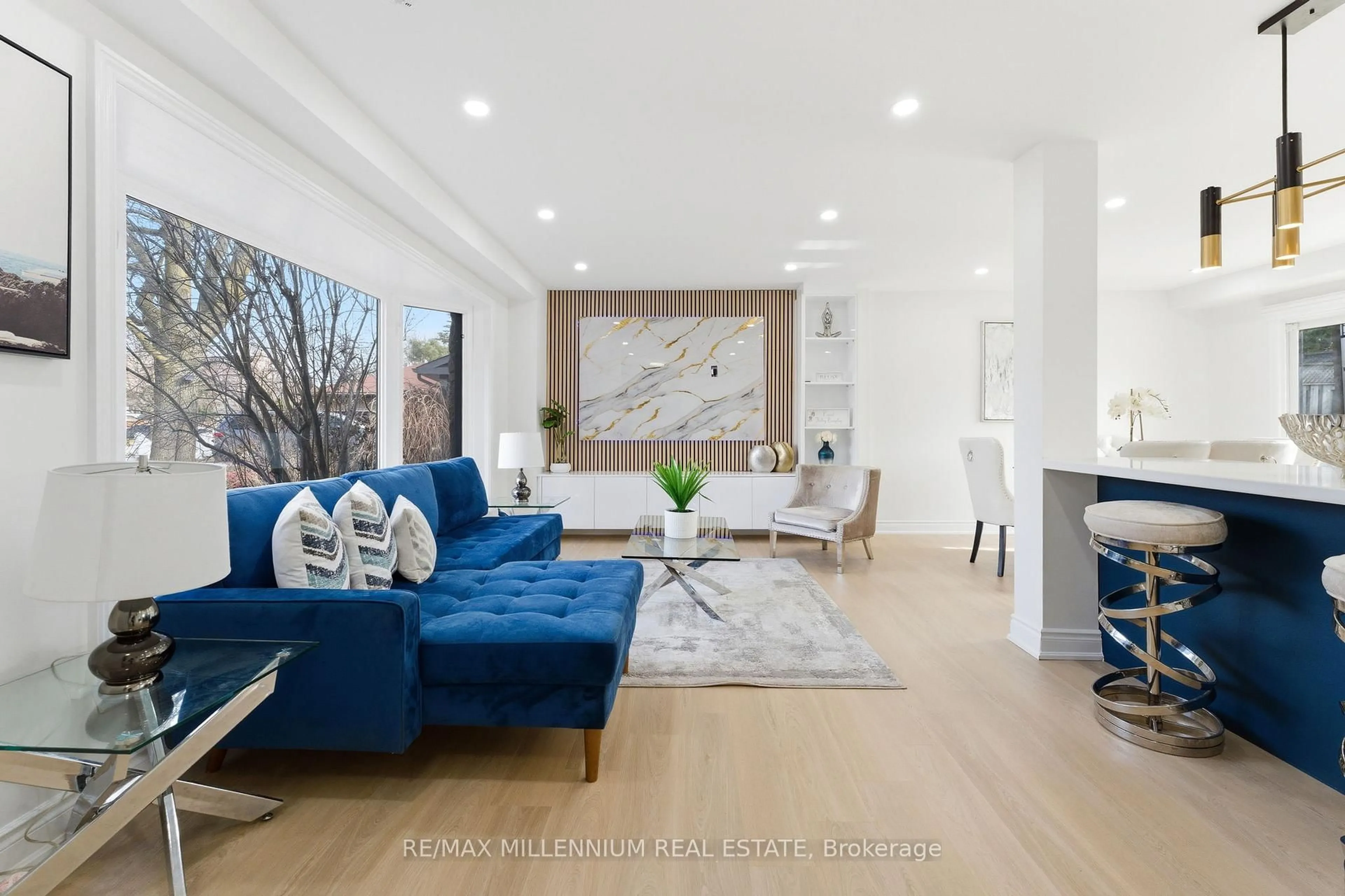 Living room with furniture, unknown for 30 Allendale Rd, Brampton Ontario L6W 2Y8