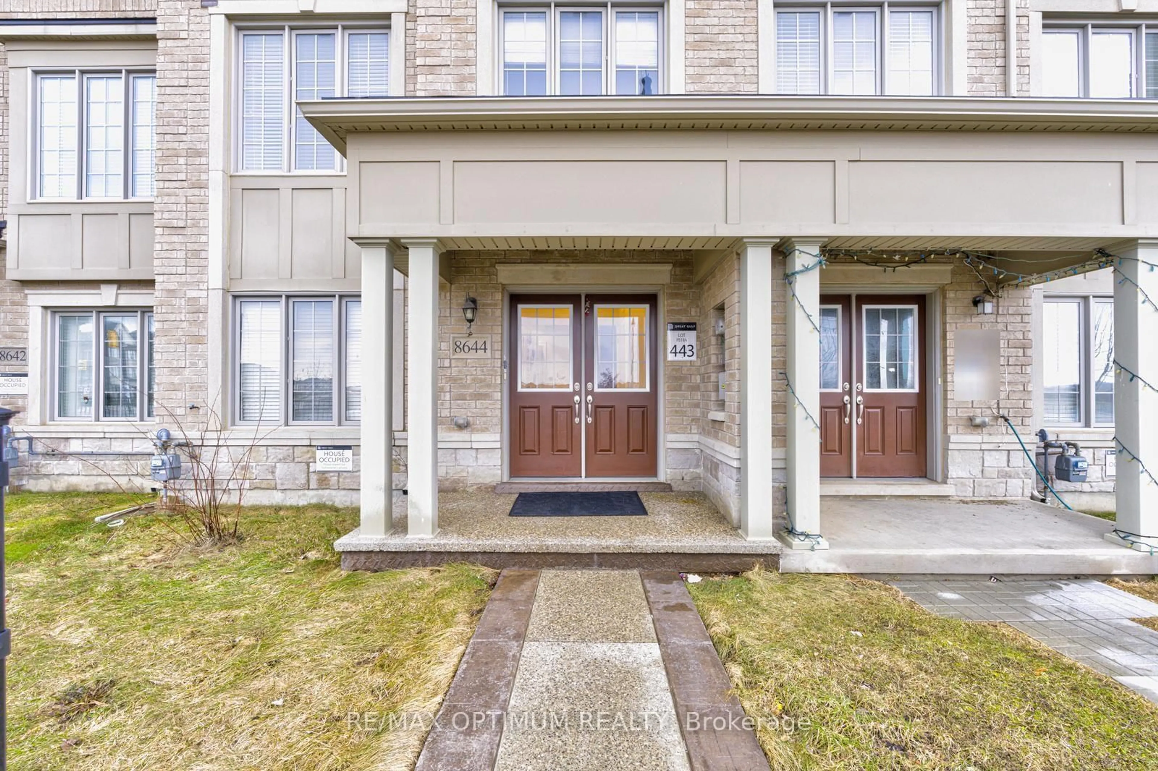 Indoor entryway for 8644 Financial Dr, Brampton Ontario L6Y 6G5