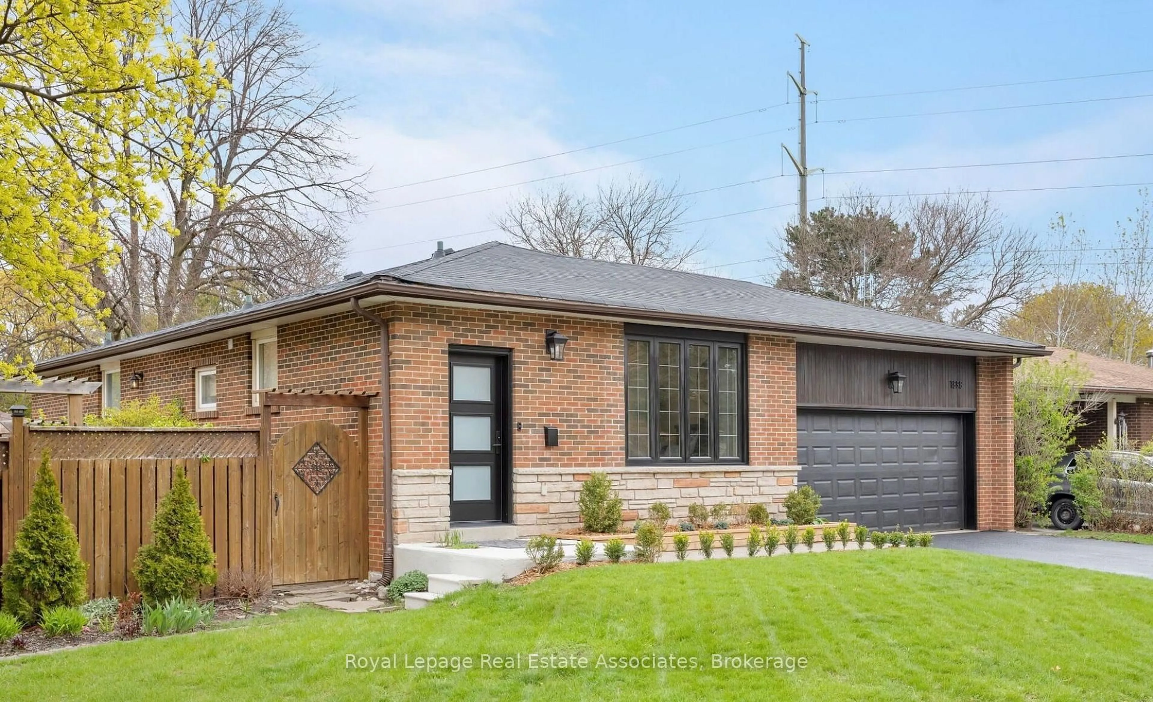 Home with brick exterior material, street for 1898 Barsuda Dr, Mississauga Ontario L5J 1V5