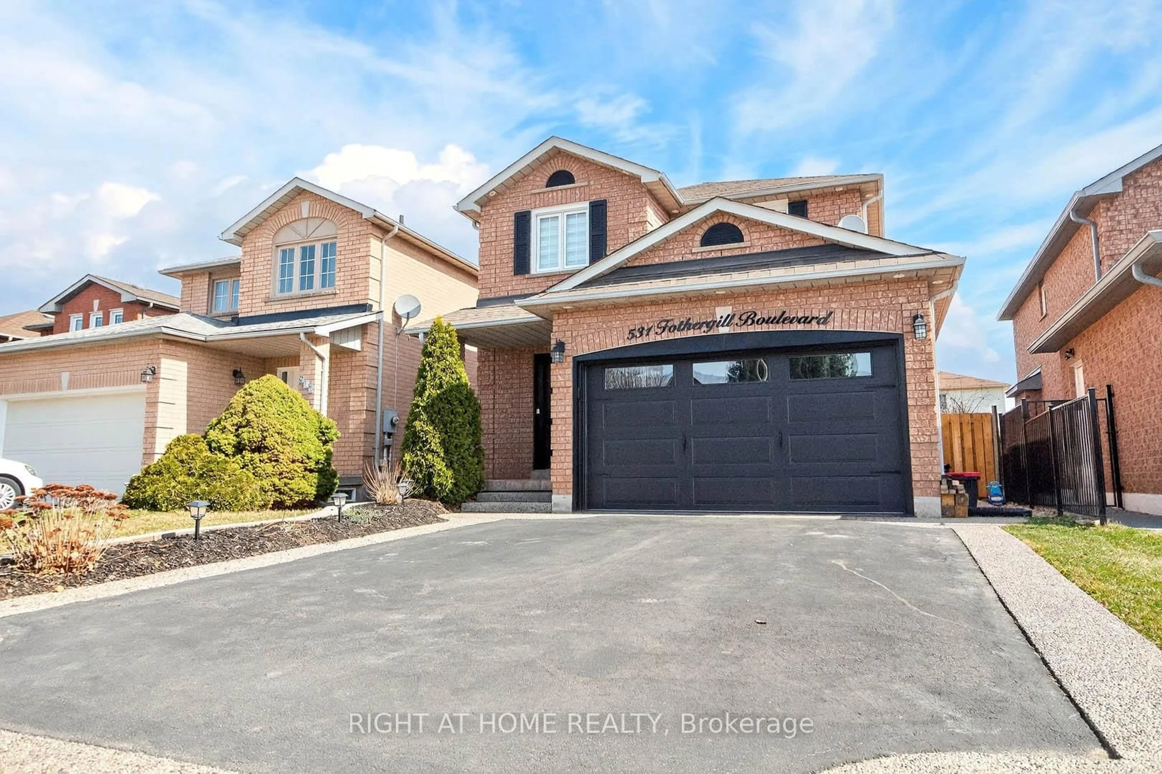 Home with brick exterior material, street for 531 FOTHERGILL Blvd, Burlington Ontario L7L 6G1