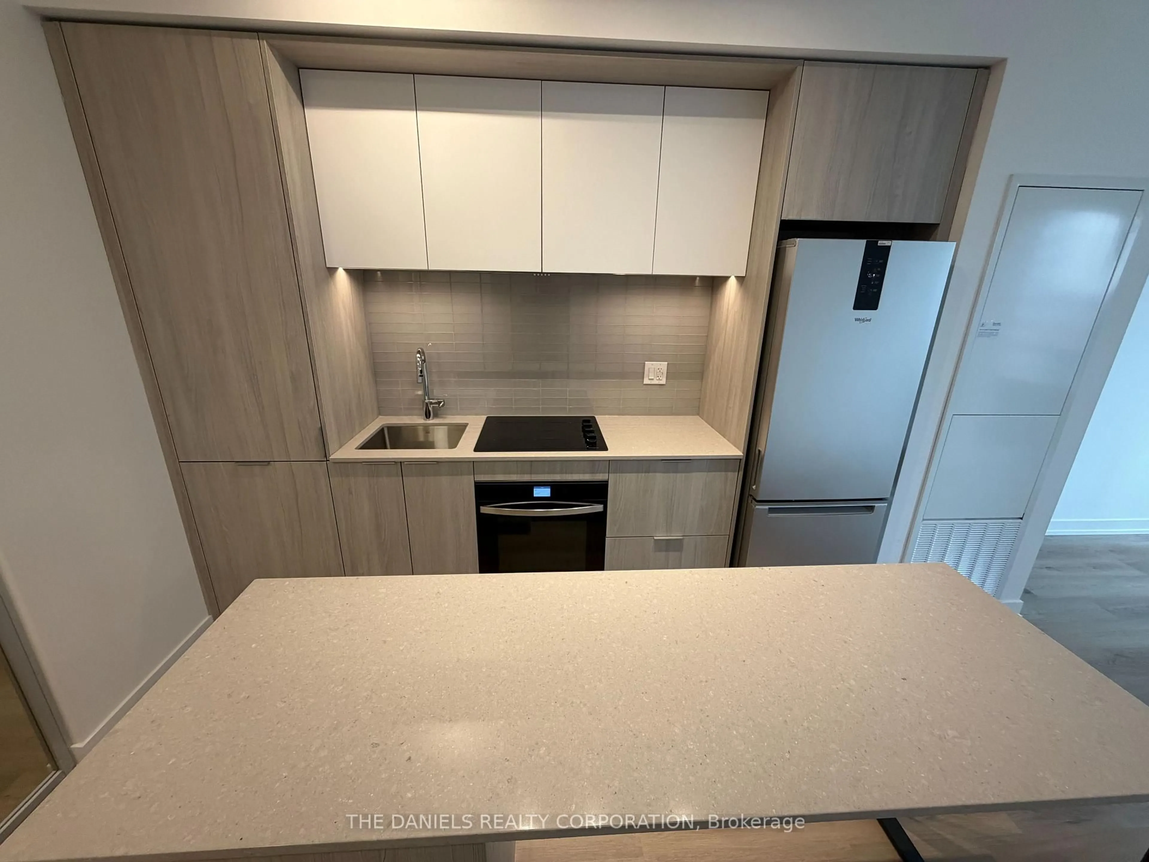 Standard kitchen, unknown for 395 Square One Dr #1607, Mississauga Ontario L5B 0P6