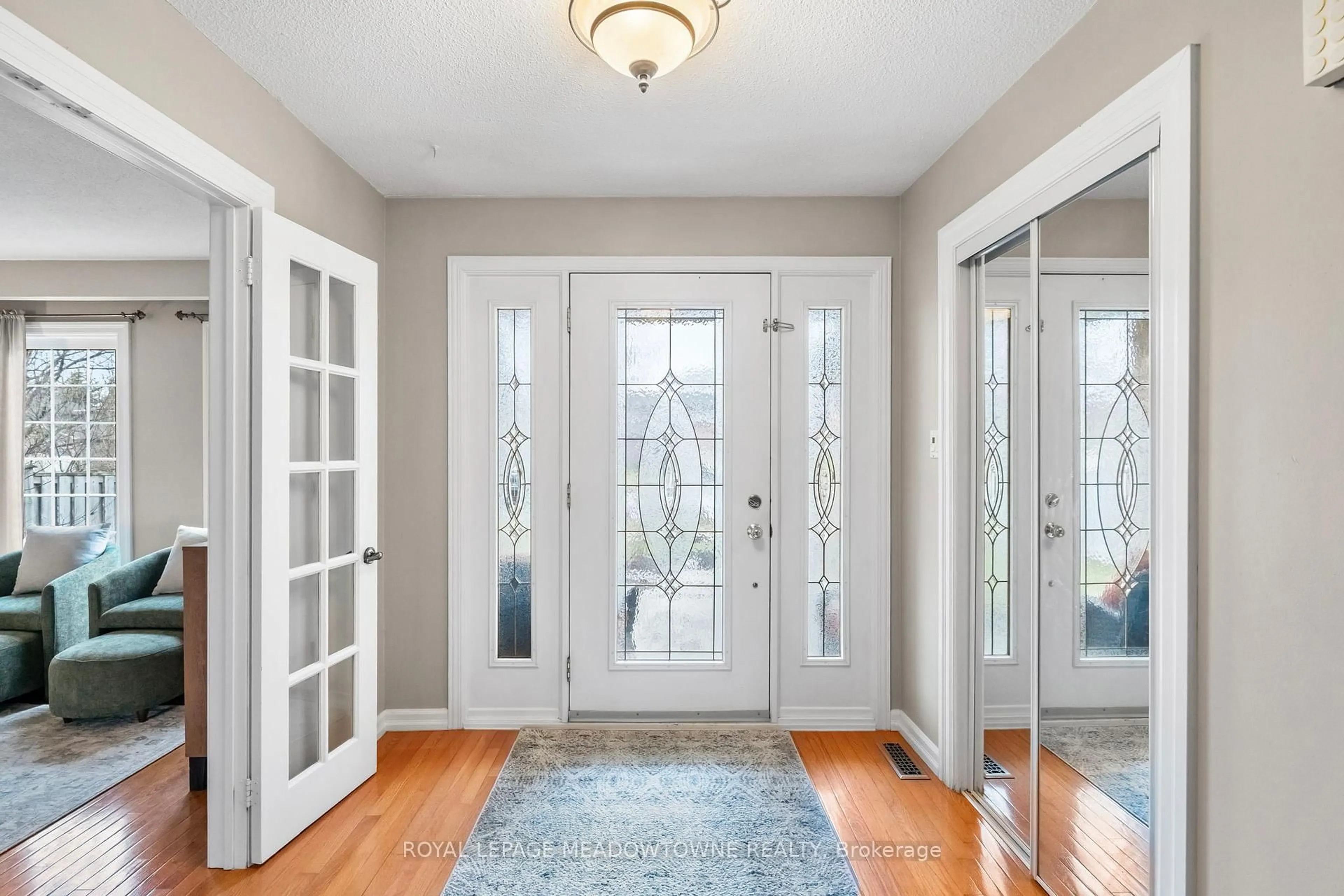 Indoor entryway for 790 Childs Dr, Milton Ontario L9T 4J2