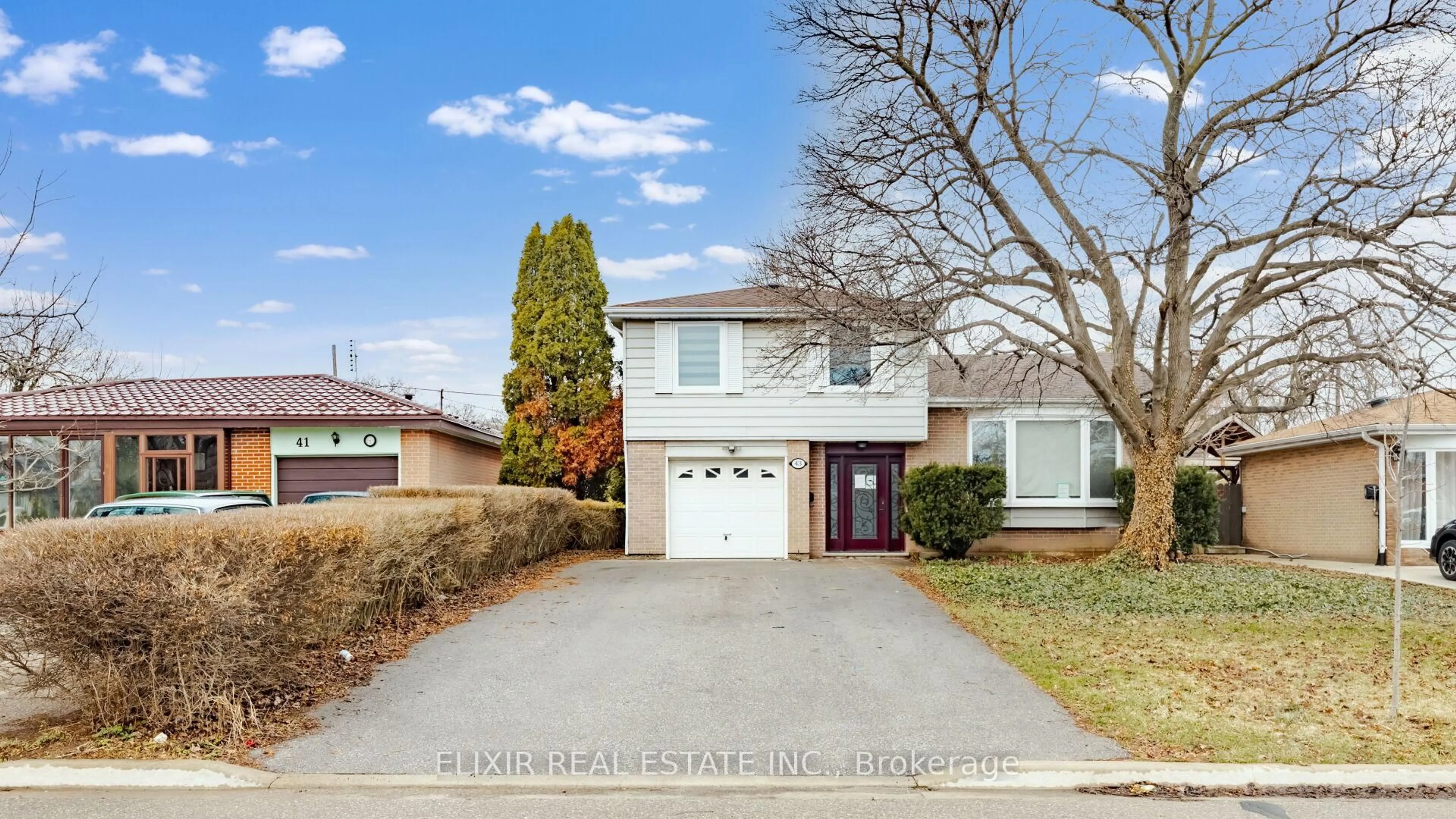 Home with brick exterior material, street for 43 Bromley Cres, Brampton Ontario L6T 1Z2
