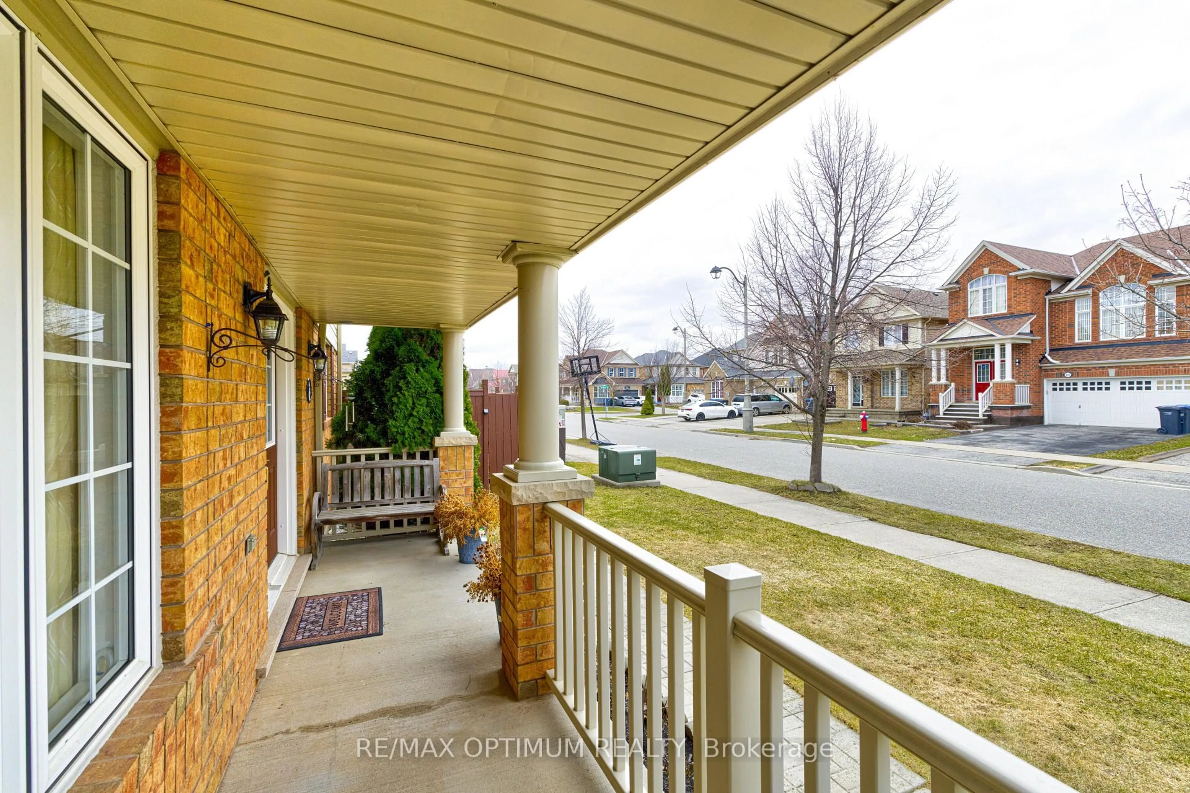 Patio, street for 177 Fandango Dr, Brampton Ontario L6X 0M1