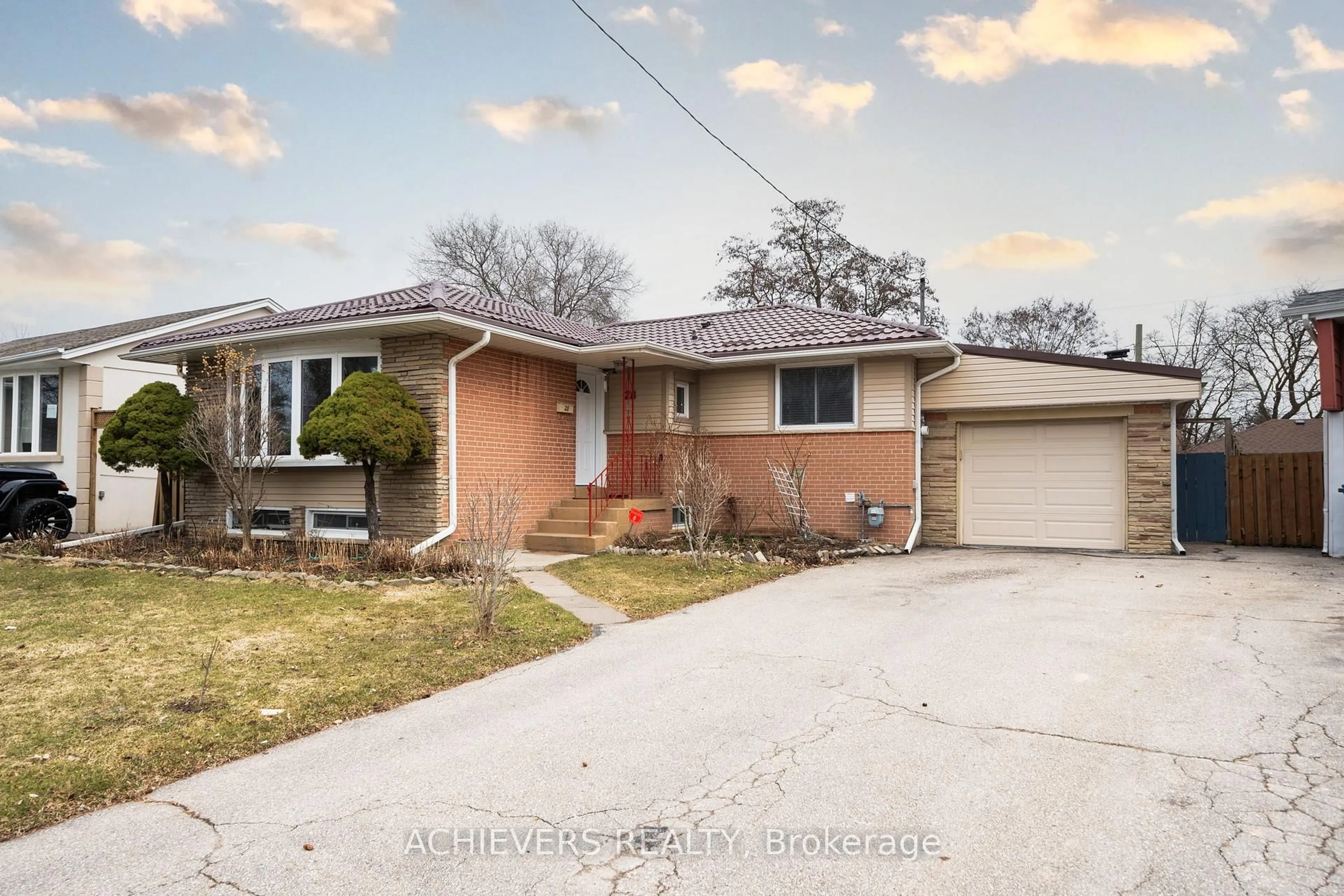 Home with brick exterior material, street for 28 Cumbrian Crt, Brampton Ontario L6X 2J8