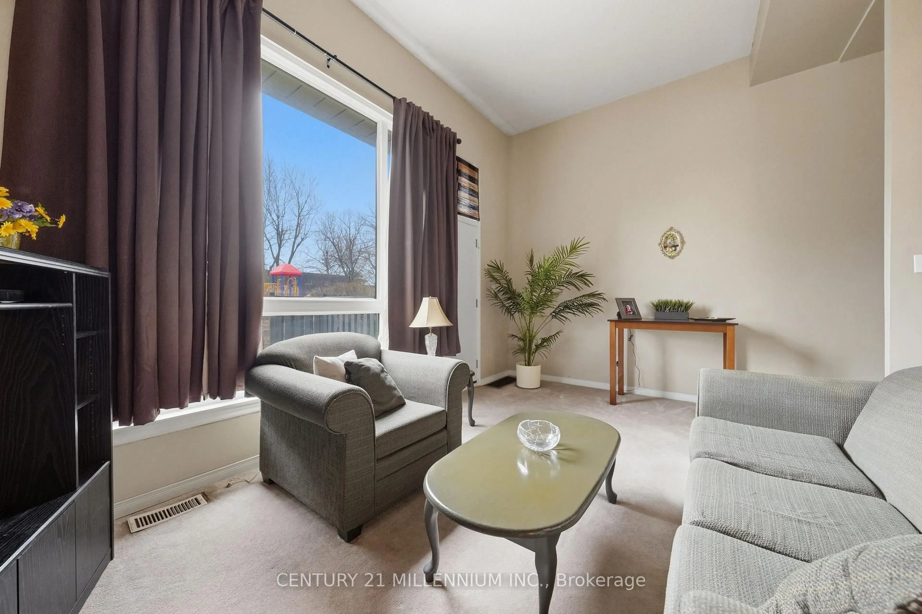 Living room with furniture, unknown for 107 Darras Crt, Brampton Ontario L6T 1W7