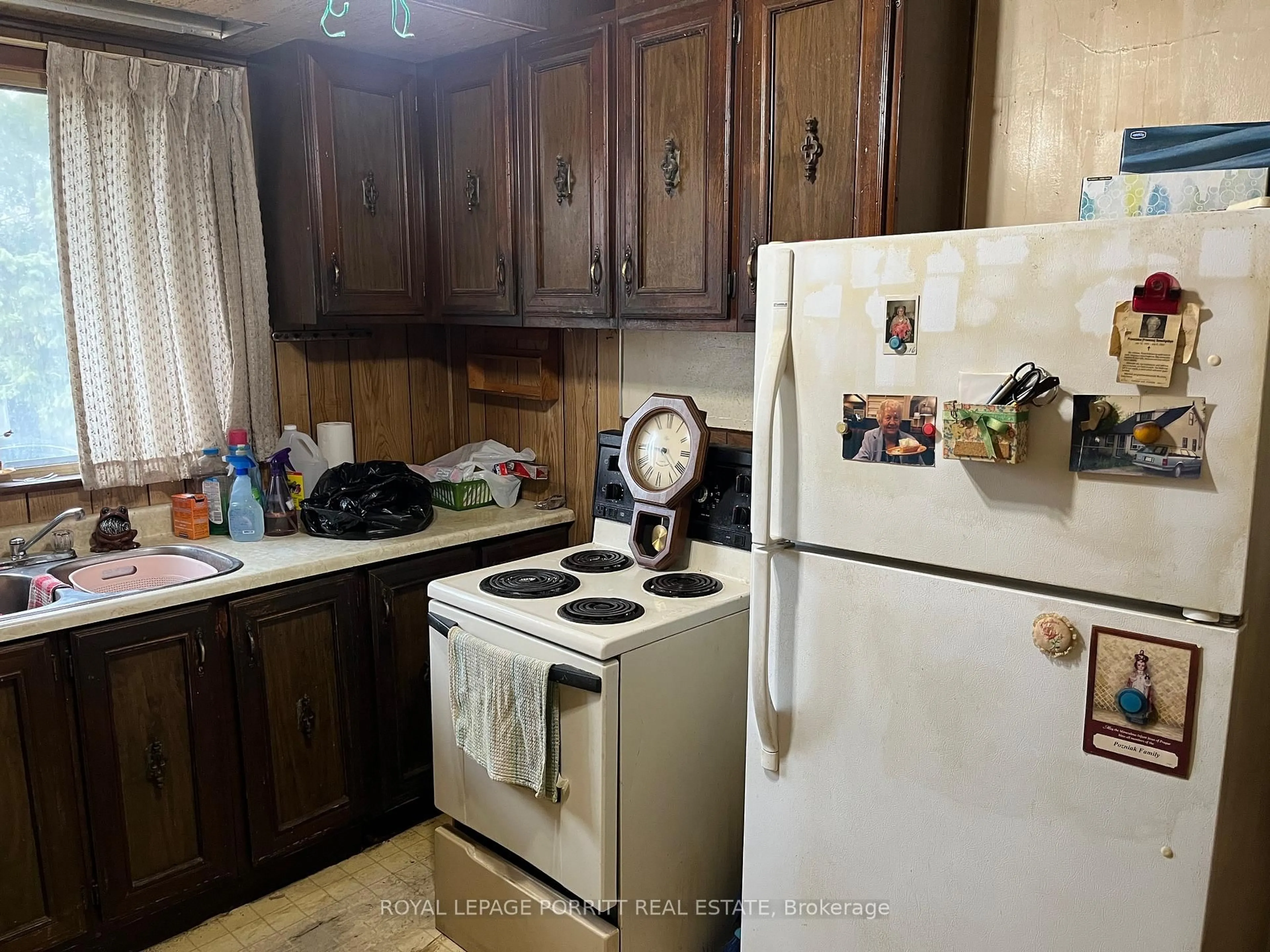 Standard kitchen, unknown for 61 Fairfield Ave, Toronto Ontario M8W 1R6