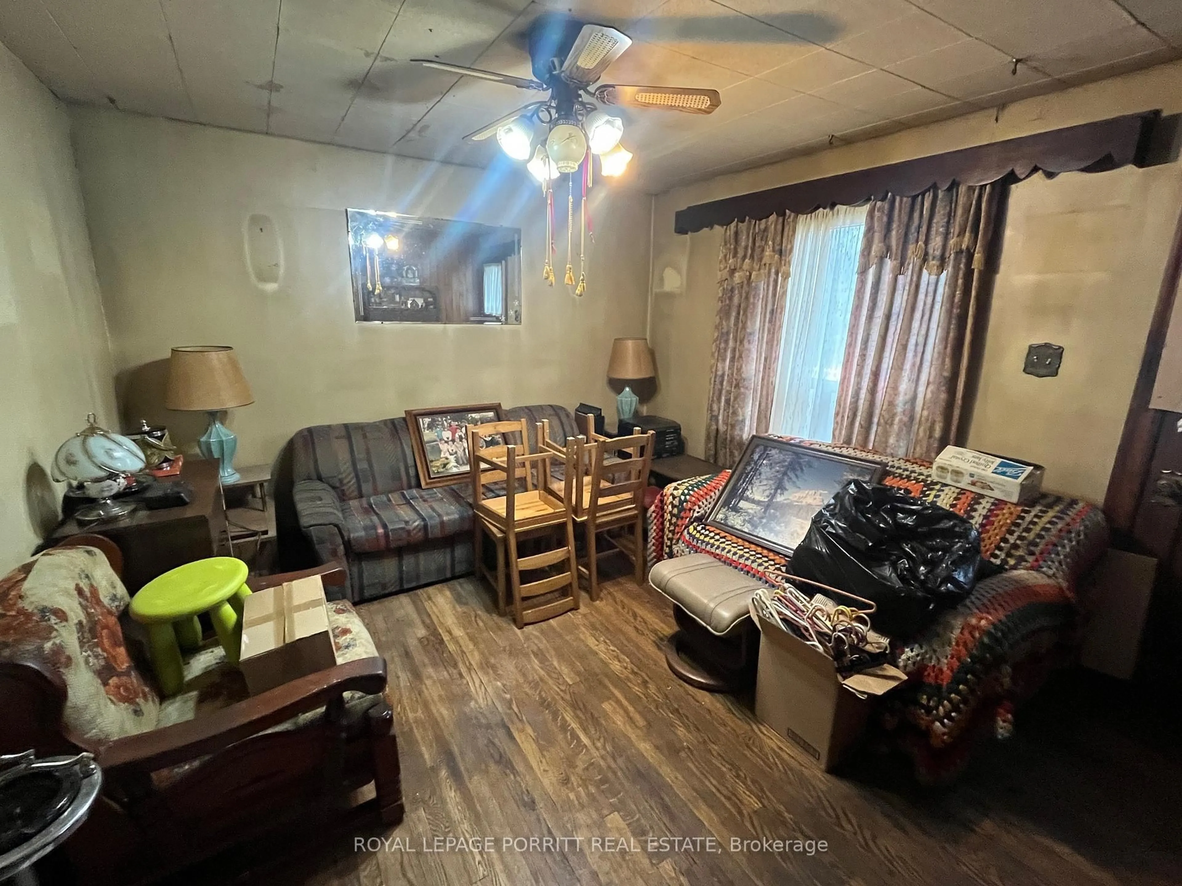 A pic of a room for 61 Fairfield Ave, Toronto Ontario M8W 1R6