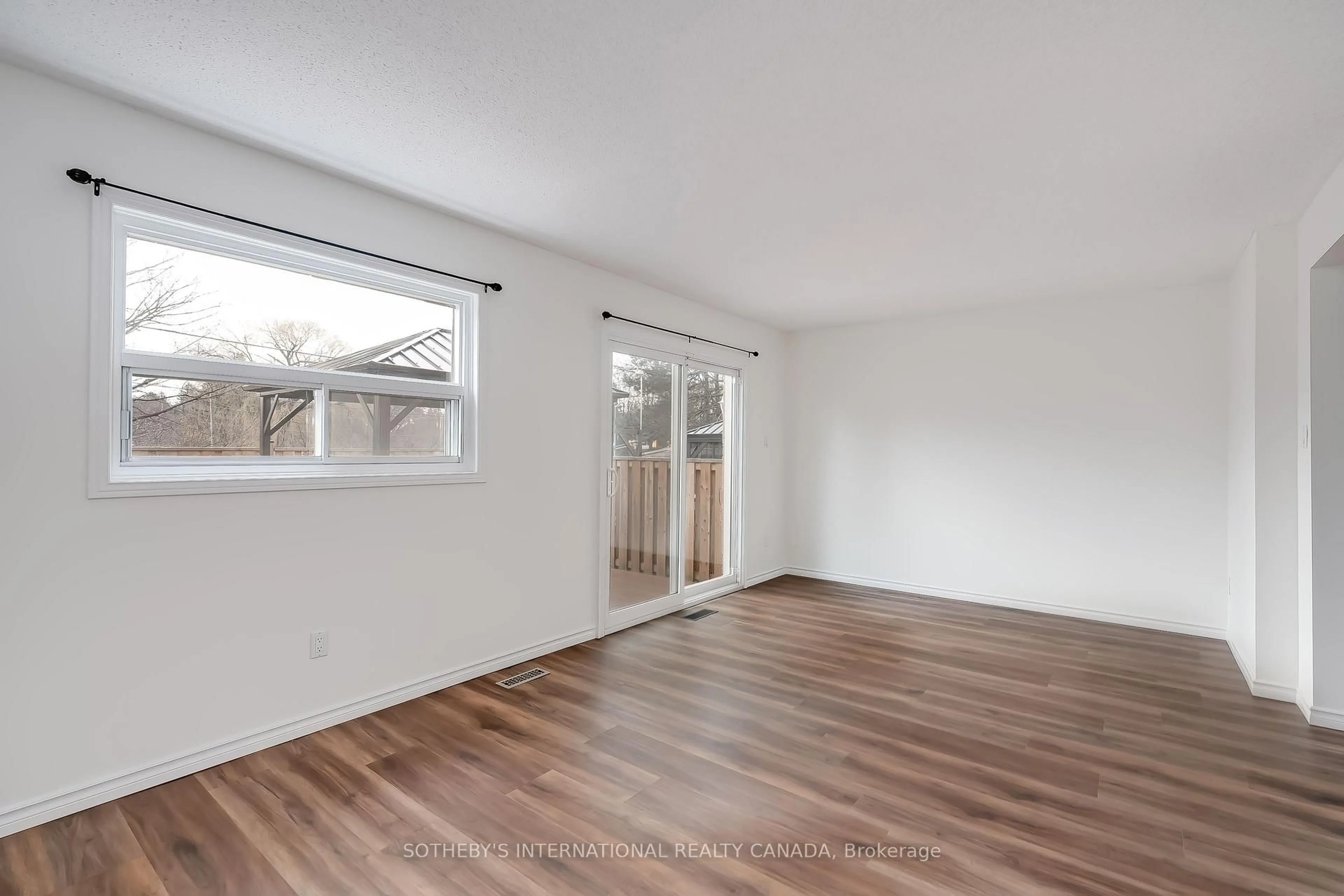 A pic of a room for 1055 Shawnmarr Rd #203, Mississauga Ontario L5H 3V2