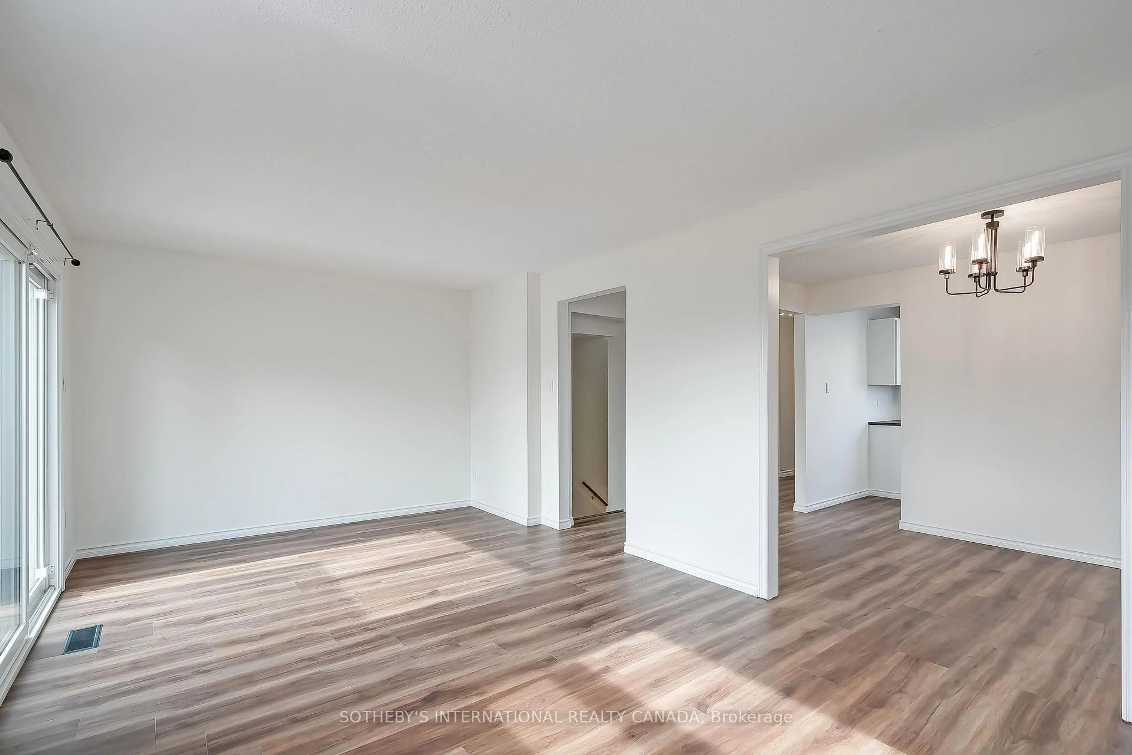 A pic of a room for 1055 Shawnmarr Rd #203, Mississauga Ontario L5H 3V2