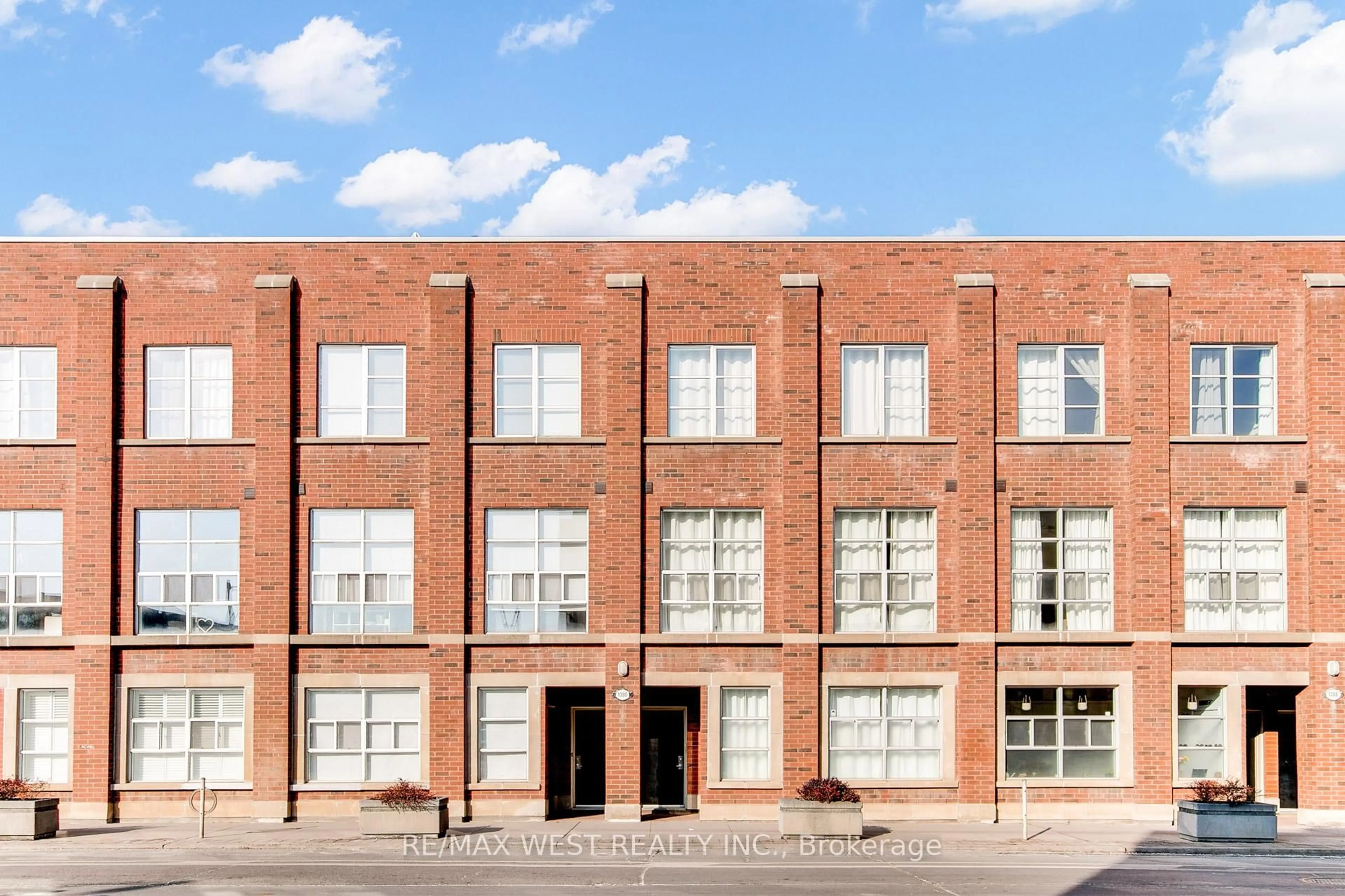 Home with brick exterior material, building for 1396 Bloor St #3, Toronto Ontario M6P 4H6