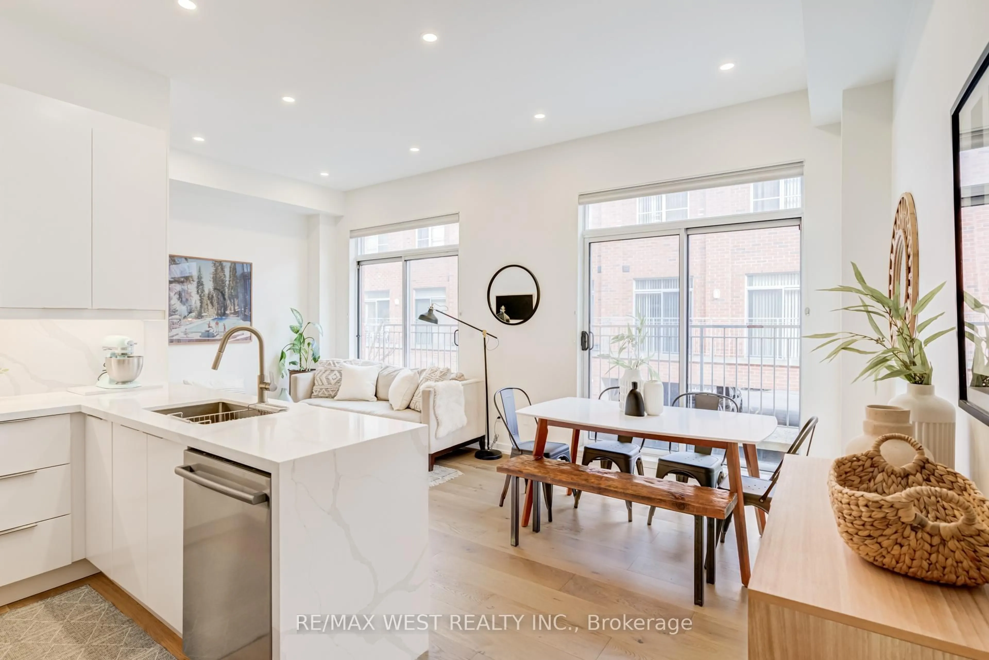 Open concept kitchen, unknown for 1396 Bloor St #3, Toronto Ontario M6P 4H6