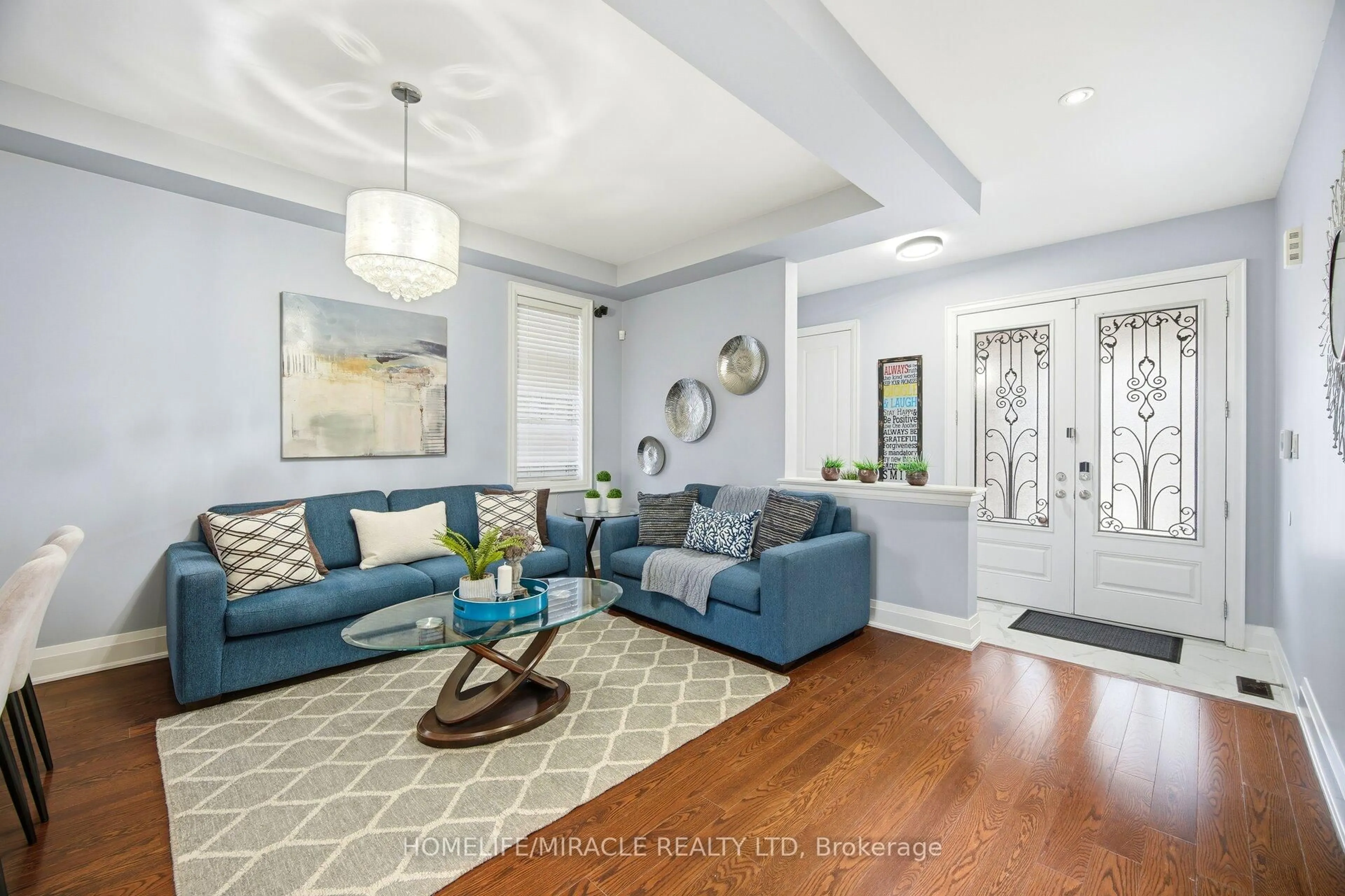 Living room with furniture, unknown for 162 Coastline Dr, Brampton Ontario L6Y 0S2