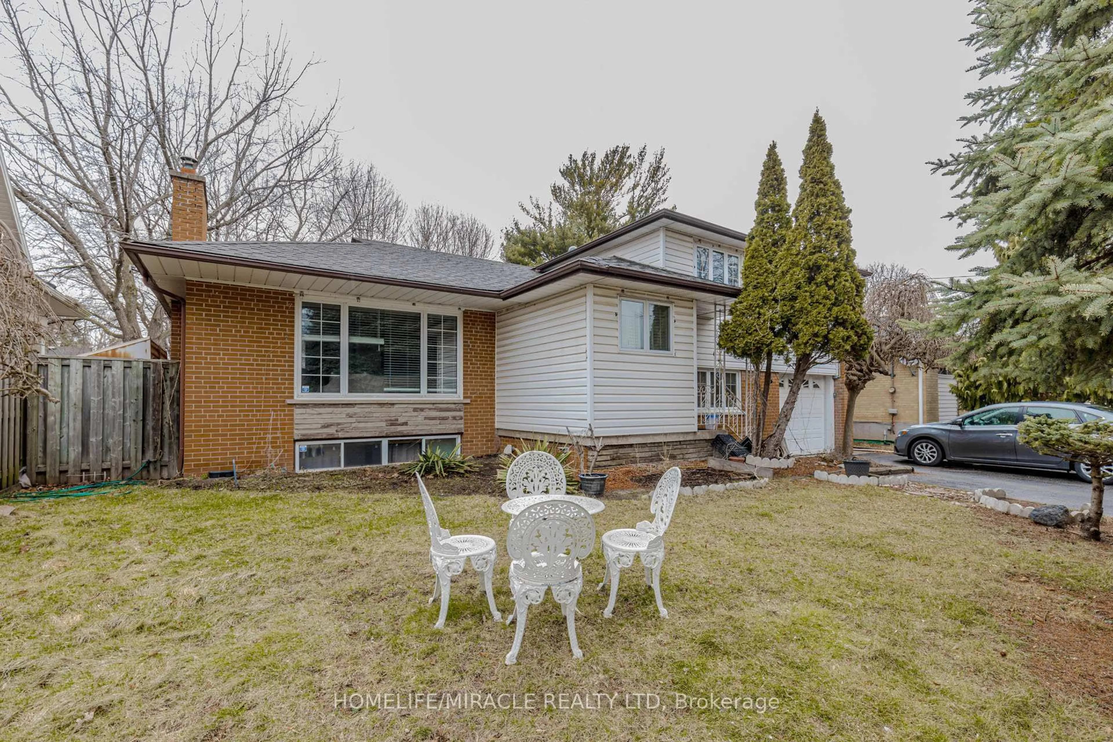 Unknown for 2463 Applewood Dr, Oakville Ontario L6L 1V7