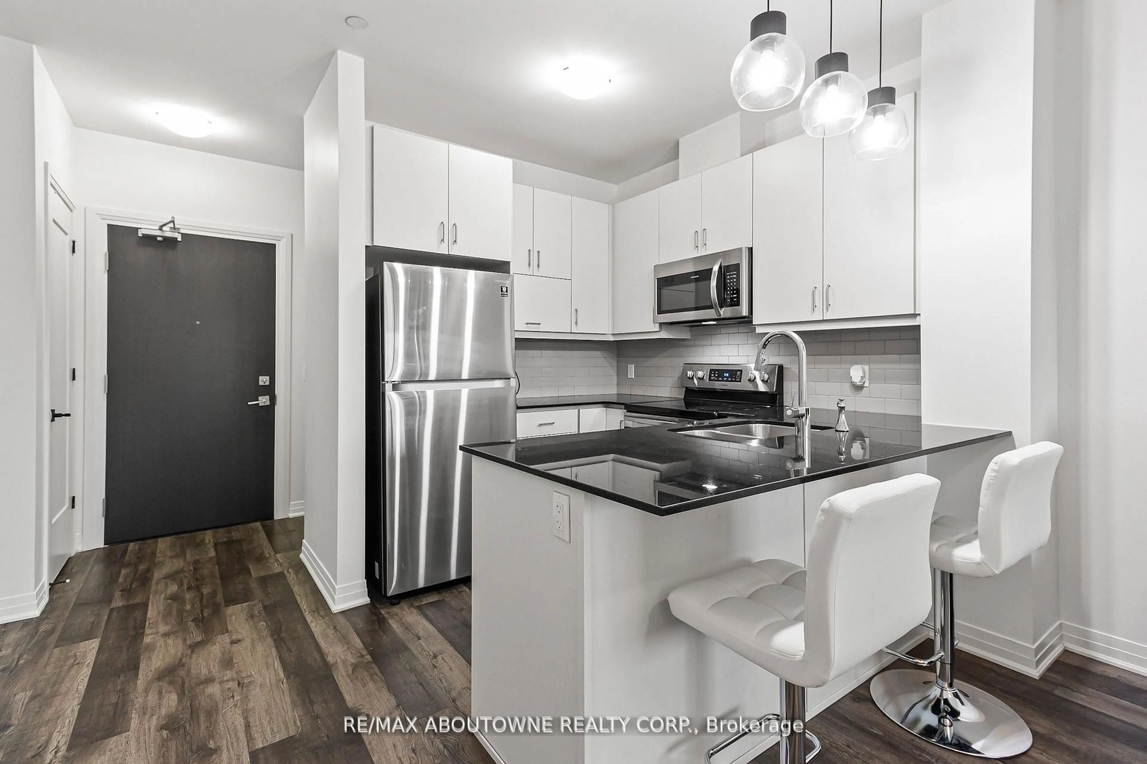 Open concept kitchen, unknown for 102 Grovewood Common #121, Oakville Ontario L6H 0X2
