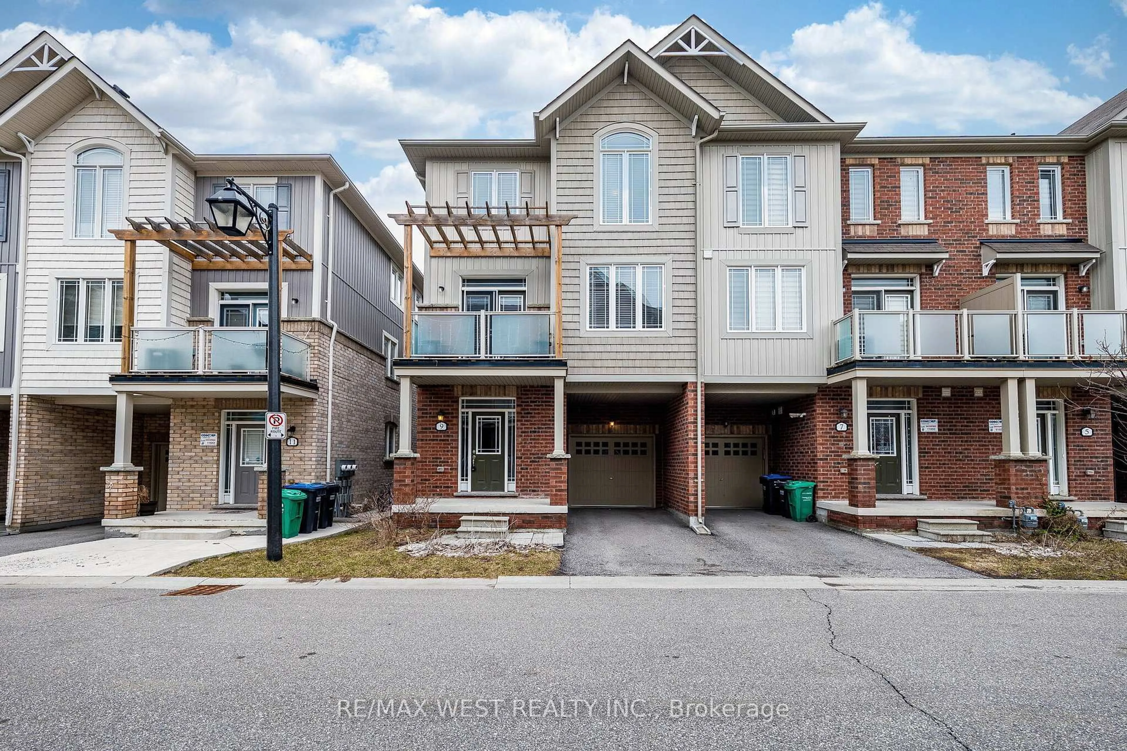 Home with brick exterior material, street for 9 Melbrit Lane, Caledon Ontario L7C 4C9