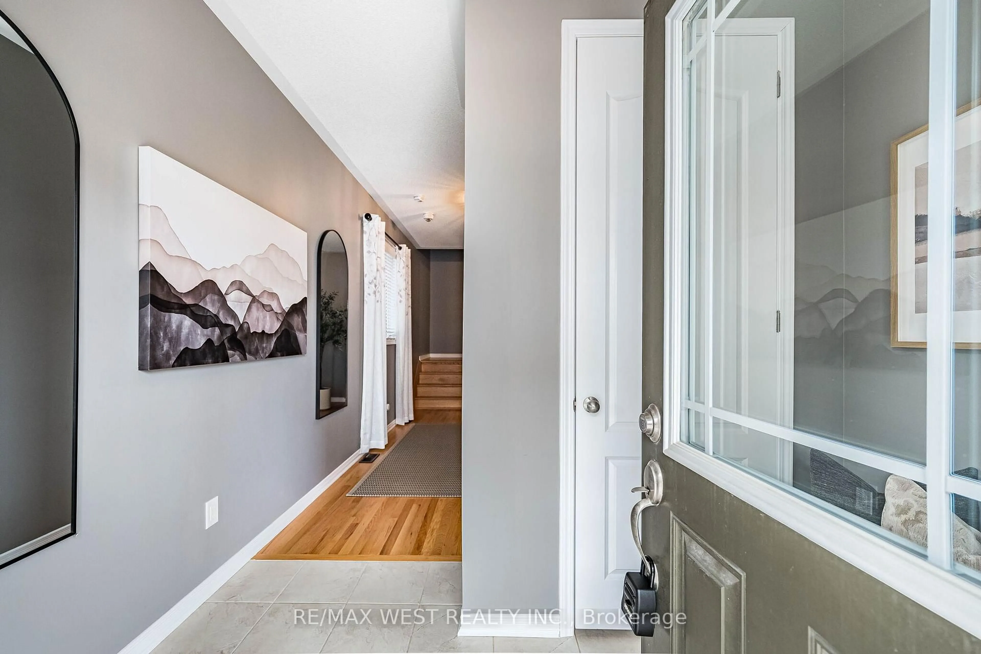 Indoor entryway for 9 Melbrit Lane, Caledon Ontario L7C 4C9