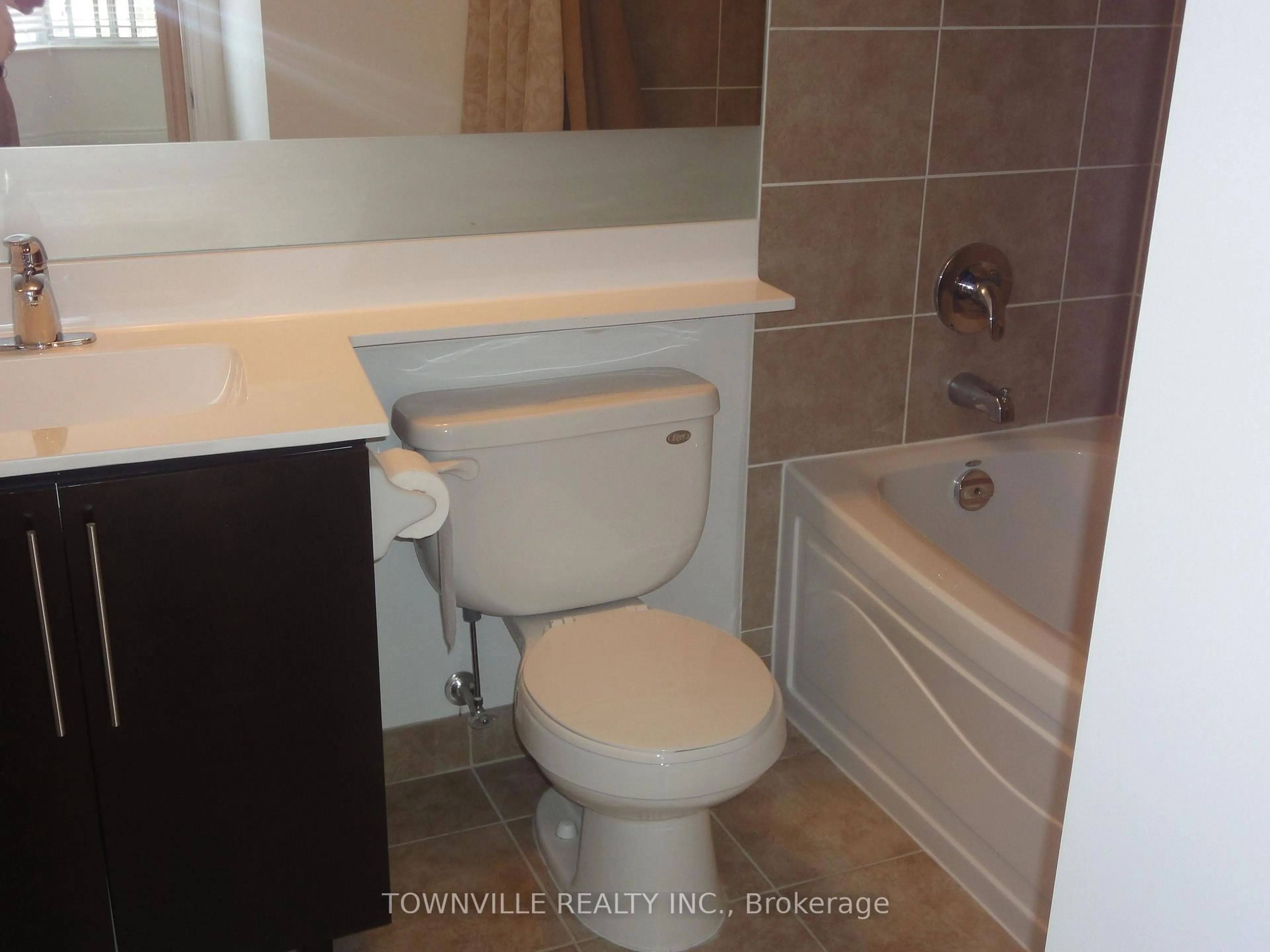 Standard bathroom, unknown for 310 Burnhamthorpe Rd #1912, Mississauga Ontario L5B 4P9