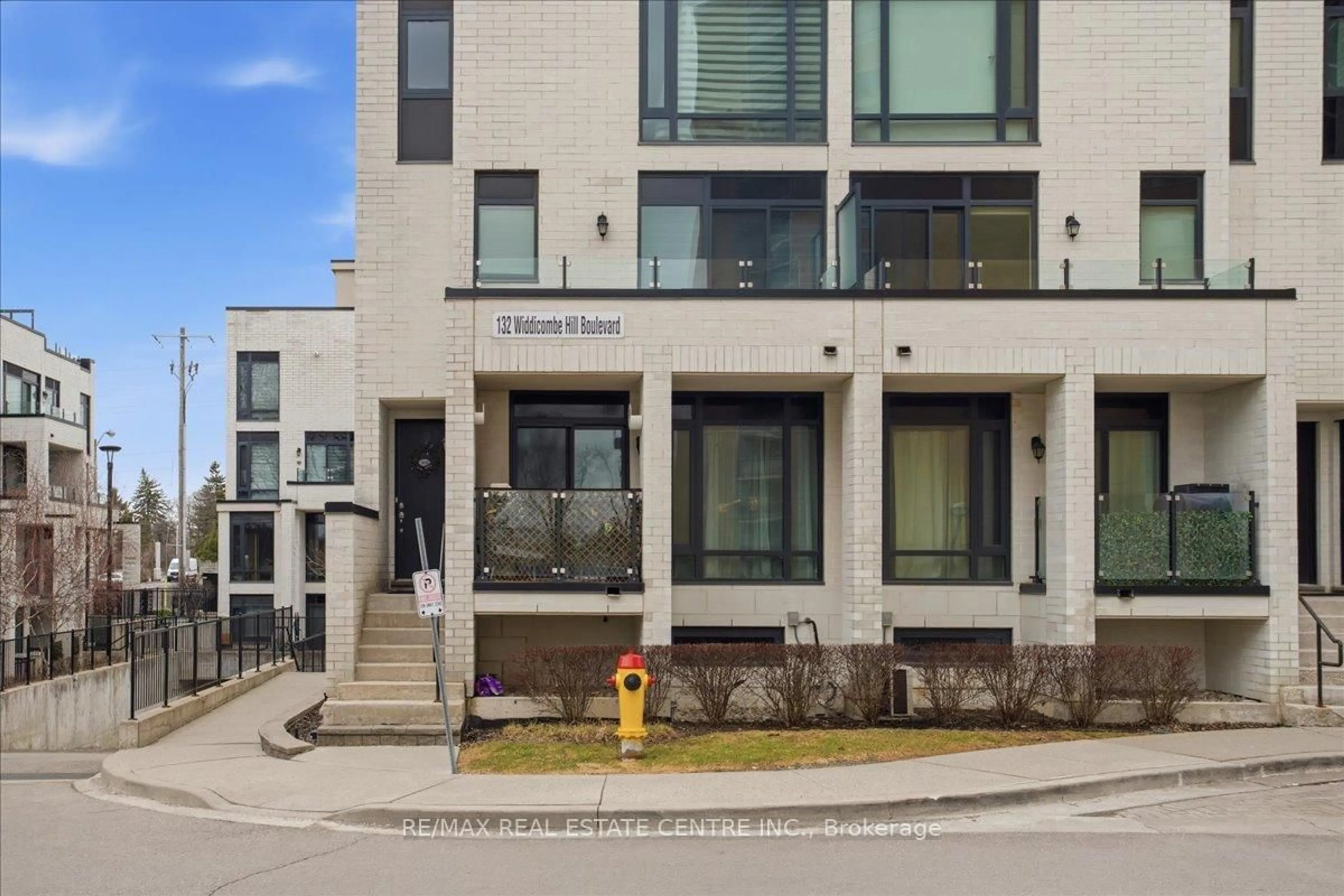 Unknown for 132 Widdicombe Hill Blvd #307, Toronto Ontario M9R 0A9