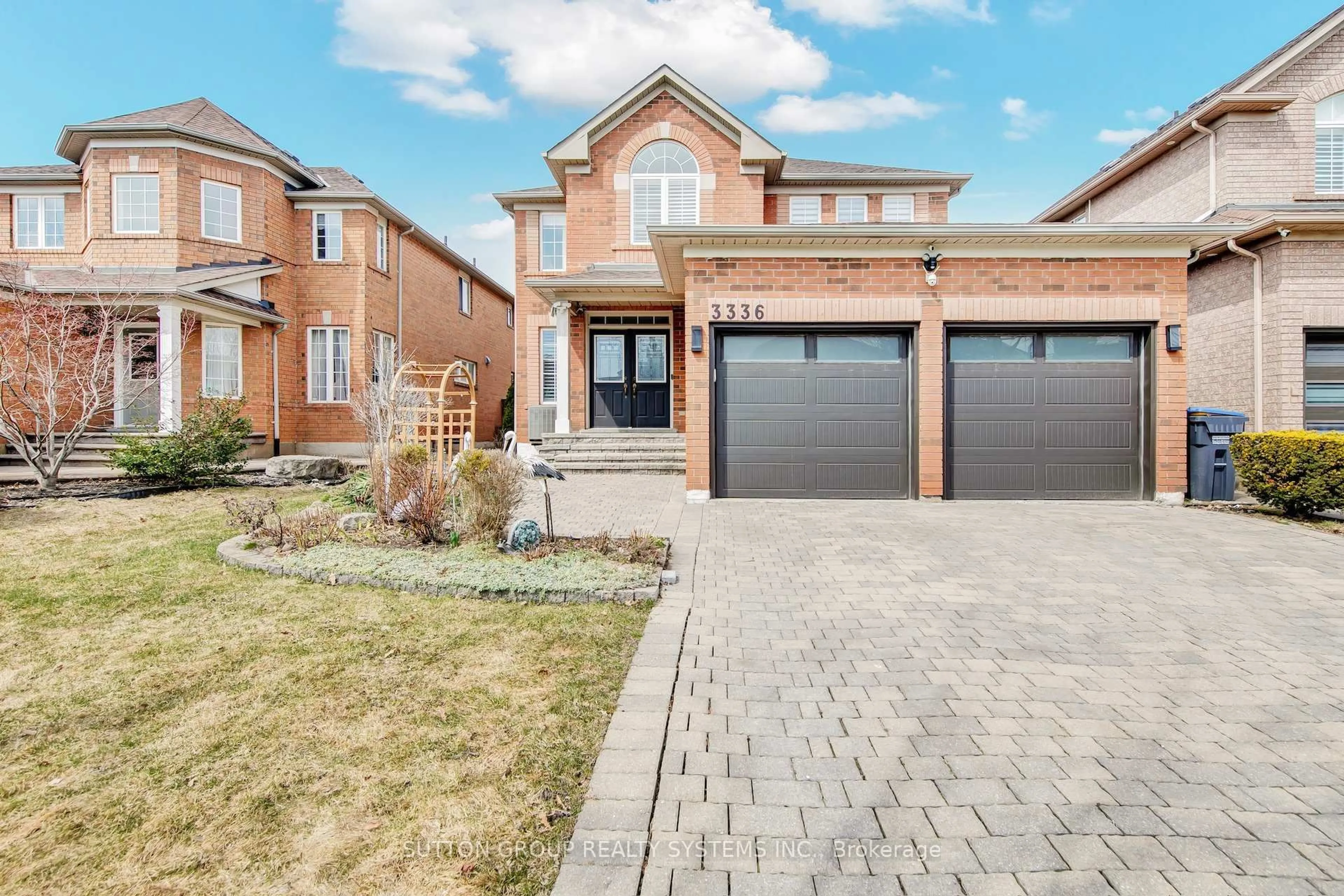 Home with brick exterior material, street for 3336 Crompton Cres, Mississauga Ontario L5B 4C7