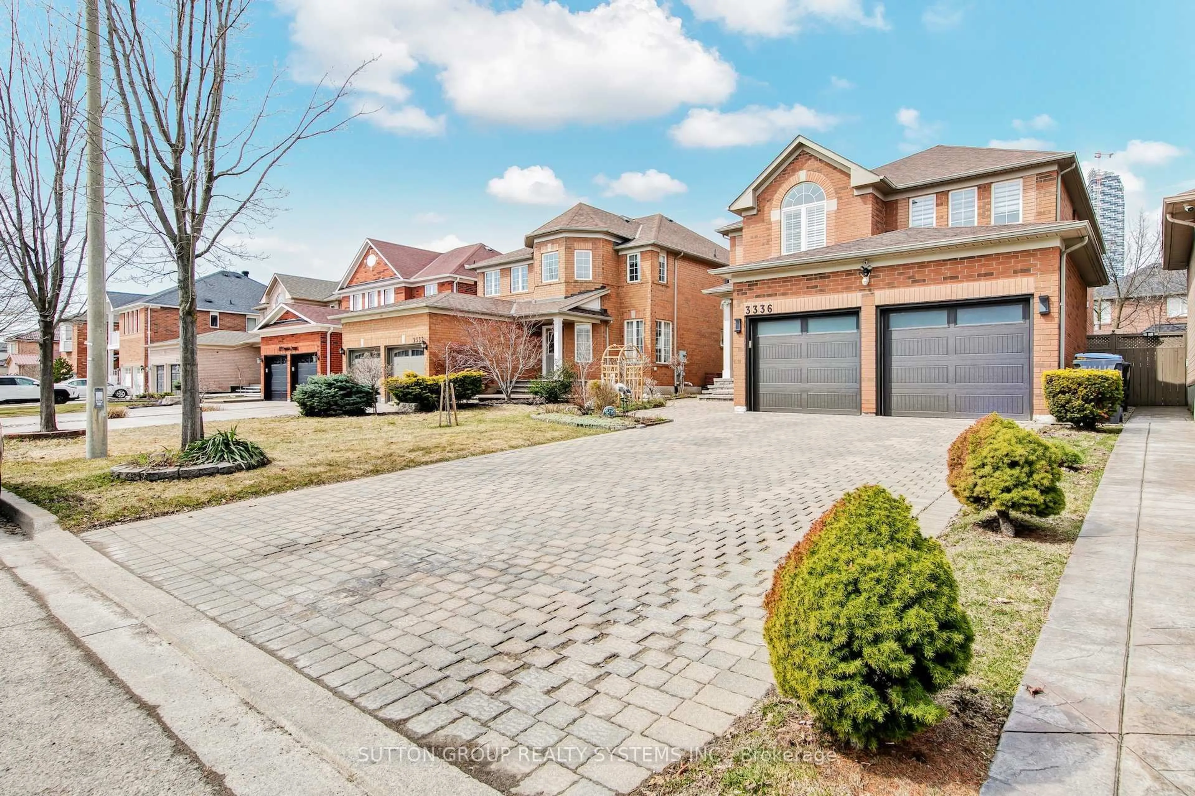 Home with brick exterior material, street for 3336 Crompton Cres, Mississauga Ontario L5B 4C7